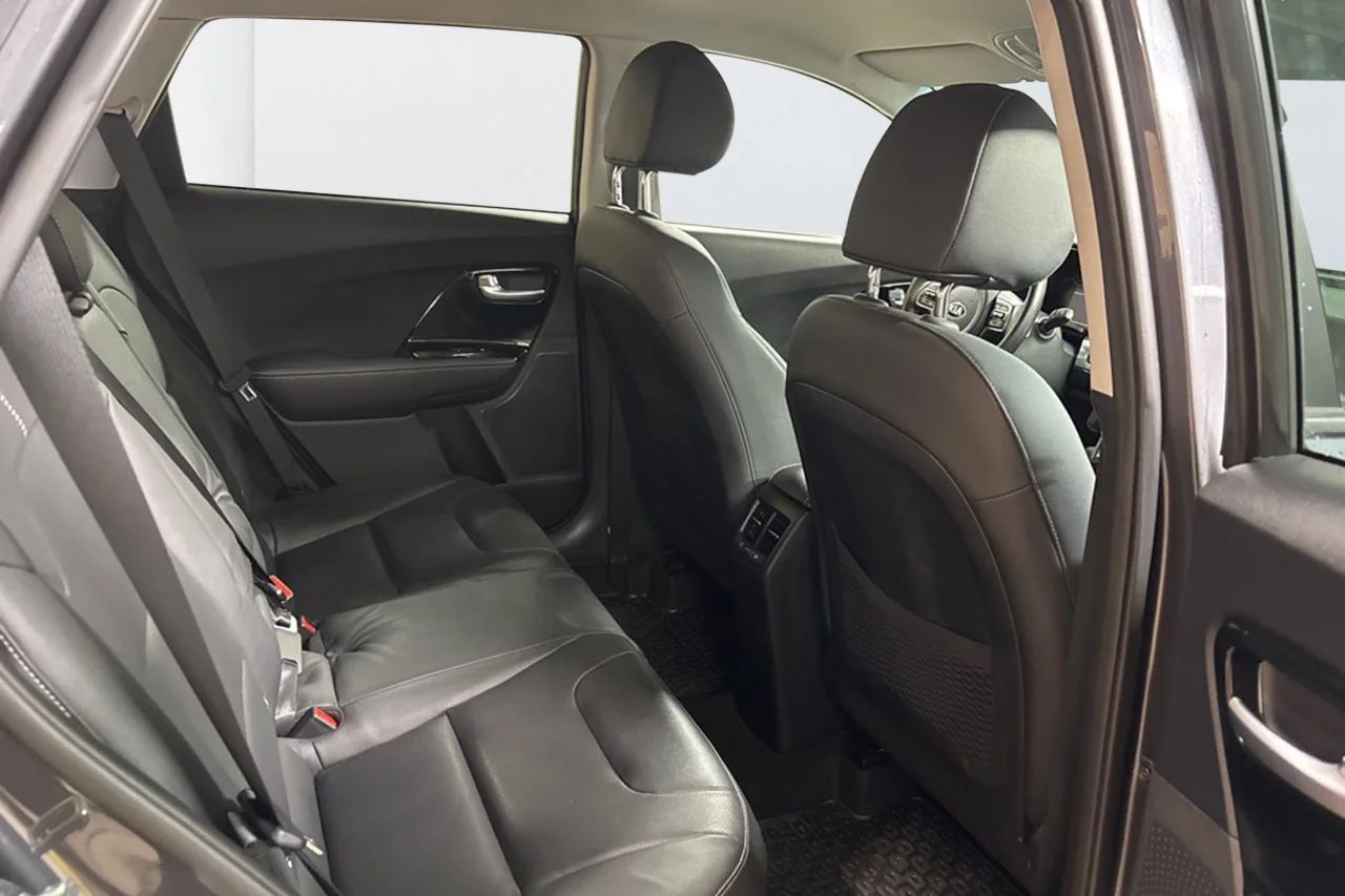 Kia Niro P-HEV Advance Plus Läder Cockpit Navi Kamera Elsäte 141hk – bild 8 av 12