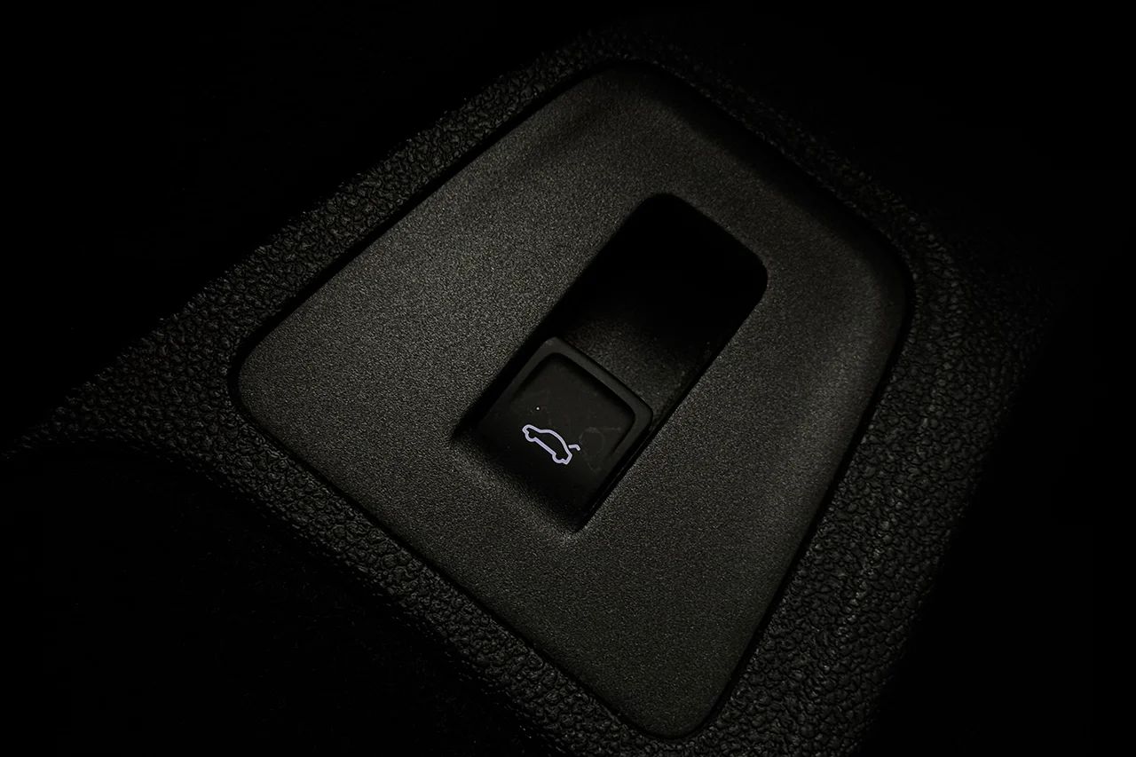 Volkswagen Tiguan 2.0 TDI 4M GT Executive Pano Drag Värmare Cockpit Kamera – bild 34 av 37