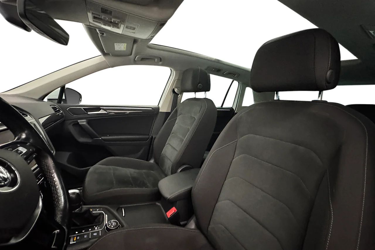 Volkswagen Tiguan 2.0 TDI 4M GT Executive Pano Drag Värmare Cockpit Kamera – bild 12 av 37