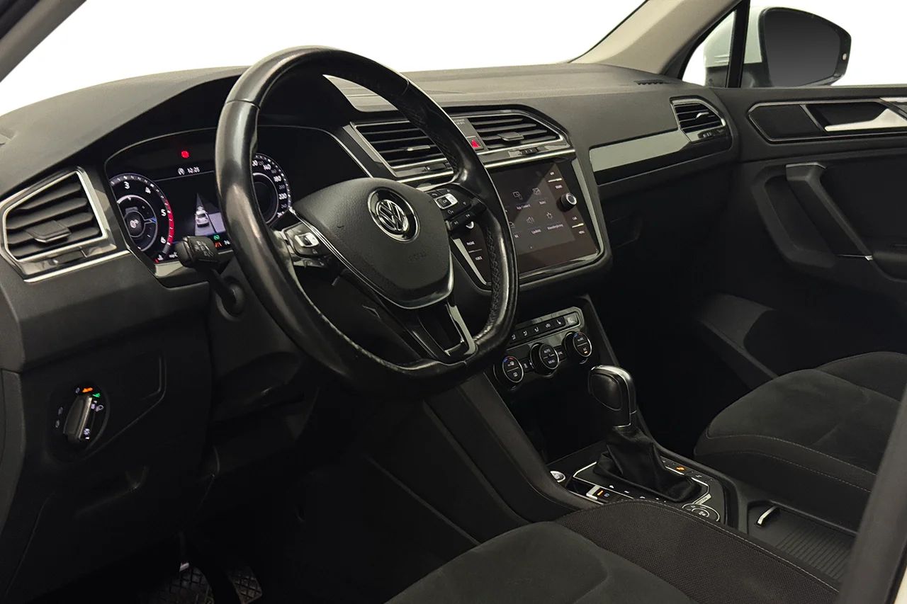 Volkswagen Tiguan 2.0 TDI 4M GT Executive Pano Drag Värmare Cockpit Kamera – bild 13 av 37