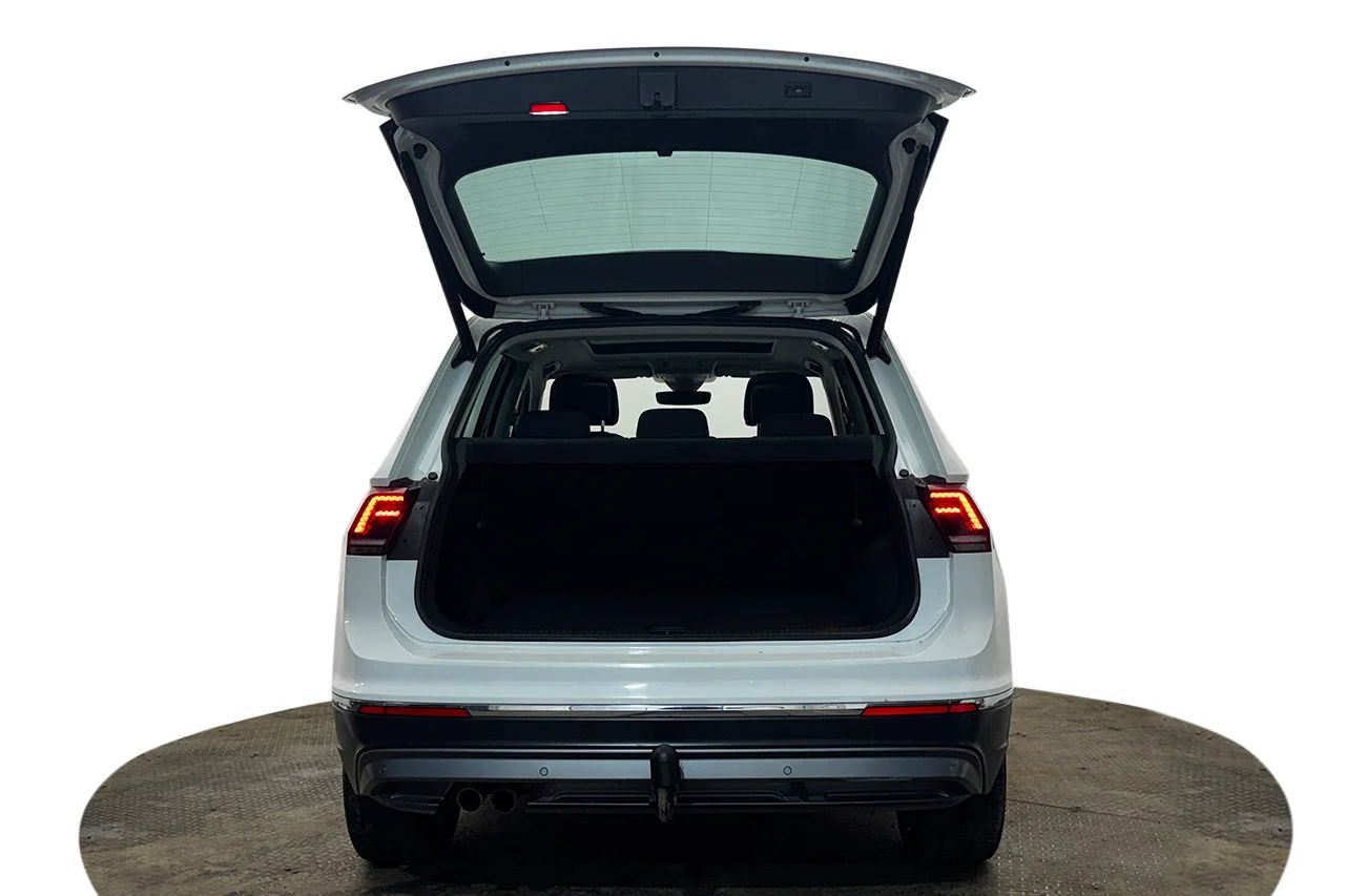 Volkswagen Tiguan 2.0 TDI 4M GT Executive Pano Drag Värmare Cockpit Kamera – bild 7 av 37