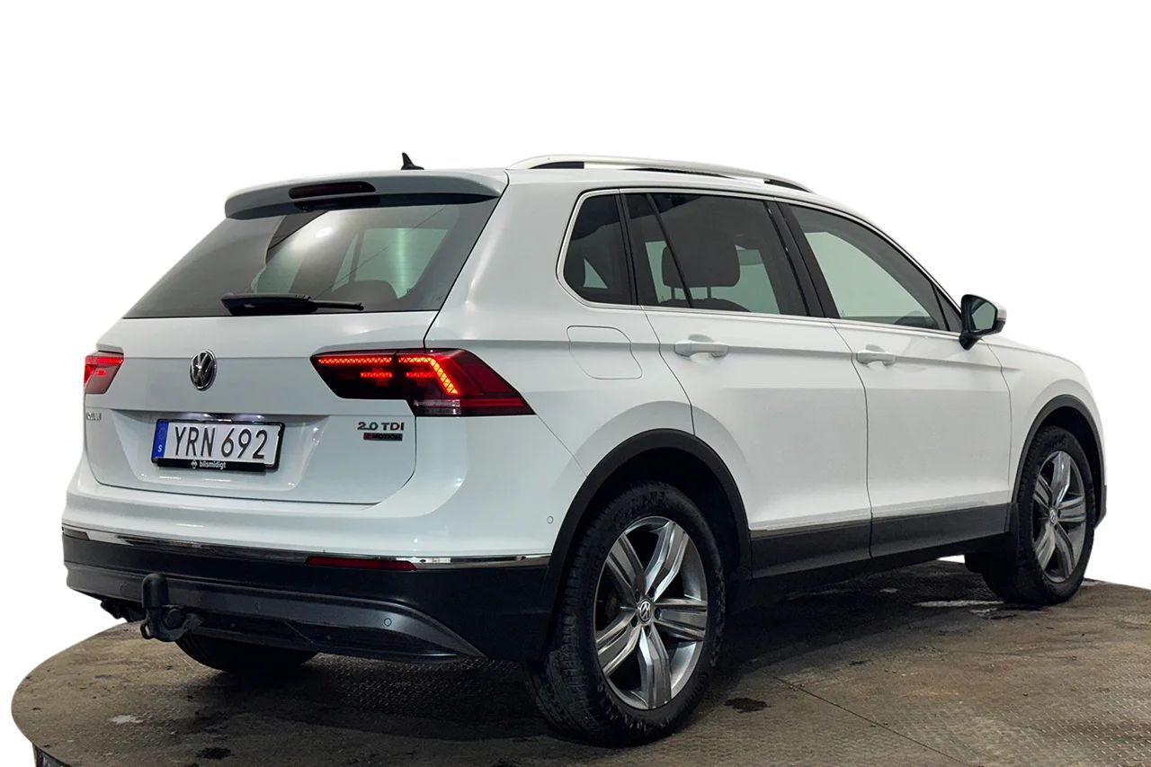 Volkswagen Tiguan 2.0 TDI 4M GT Executive Pano Drag Värmare Cockpit Kamera – bild 5 av 37