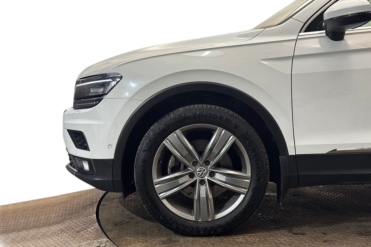 Volkswagen Tiguan 2.0 TDI 4M GT Executive Pano Drag Värmare Cockpit Kamera – bild 10 av 37