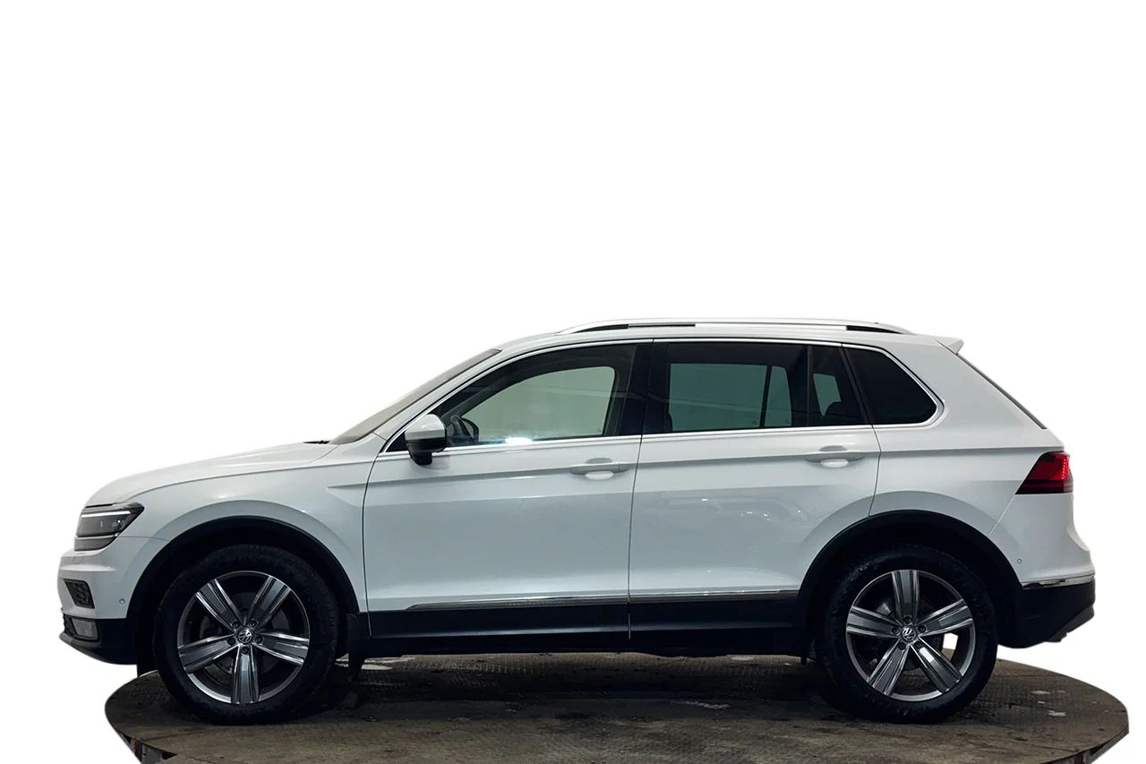 Volkswagen Tiguan 2.0 TDI 4M GT Executive Pano Drag Värmare Cockpit Kamera – bild 9 av 37