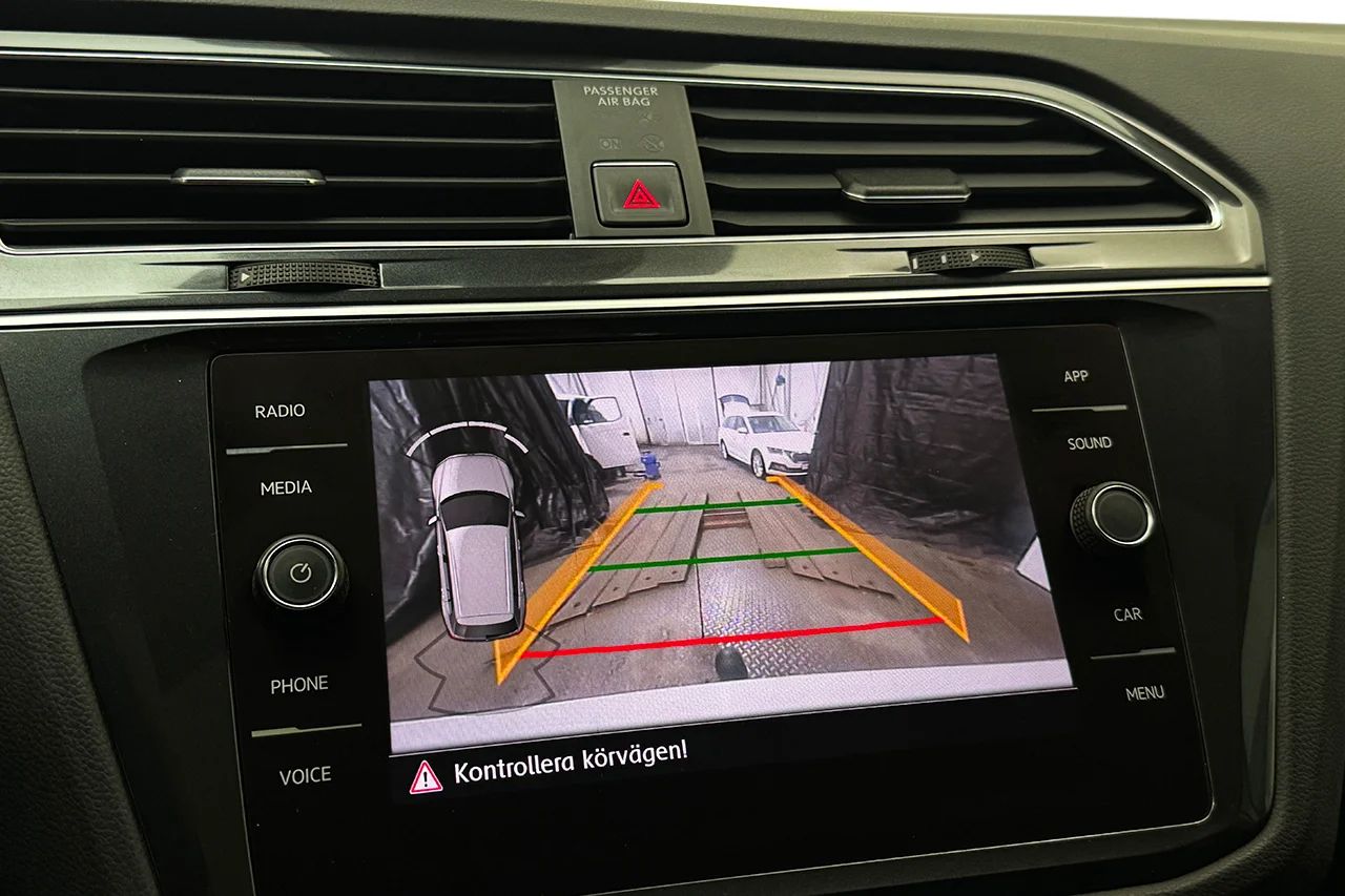 Volkswagen Tiguan 2.0 TDI 4M GT Executive Pano Drag Värmare Cockpit Kamera – bild 20 av 37