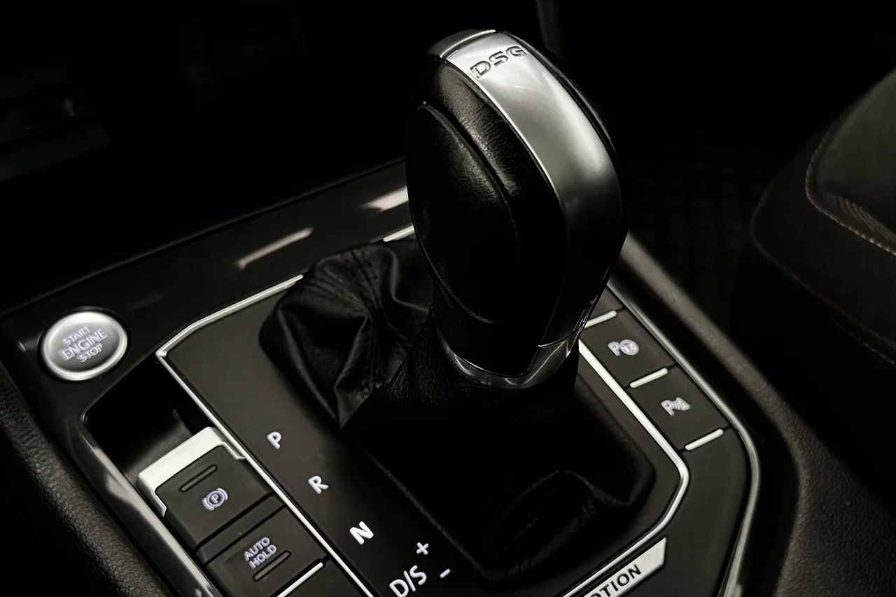Volkswagen Tiguan 2.0 TDI 4M GT Executive Pano Drag Värmare Cockpit Kamera – bild 26 av 37