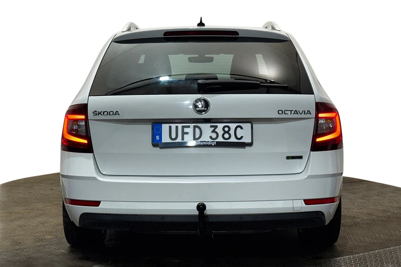 Skoda Octavia Kombi G-TEC 1.5 TSI CNG Drag Navi Kamera Värmare Delläder – bild 6 av 37