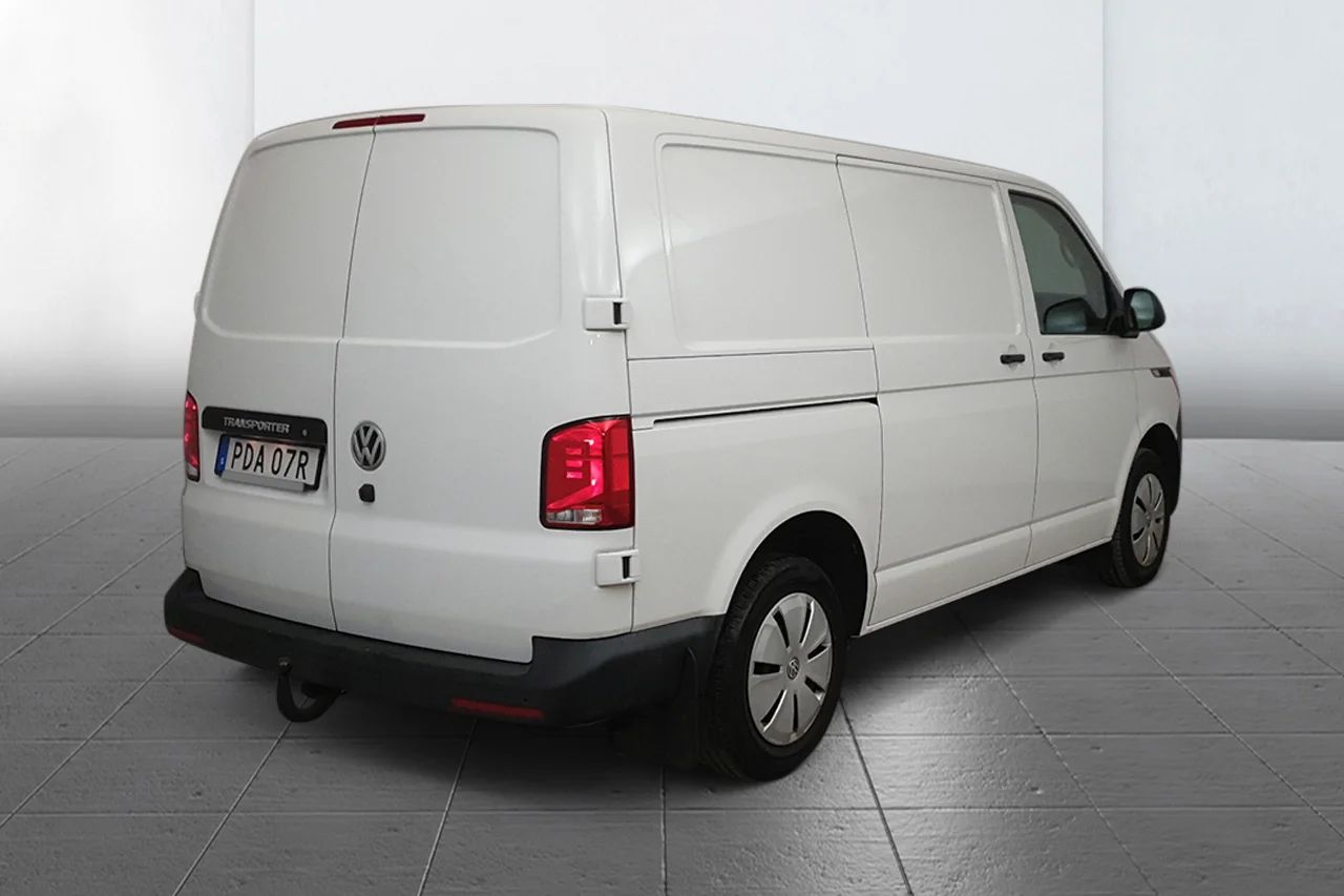 Volkswagen Transporter 2.0 TDI 110hk Drag Värmare Kamera CarPlay MOMS – bild 4 av 11
