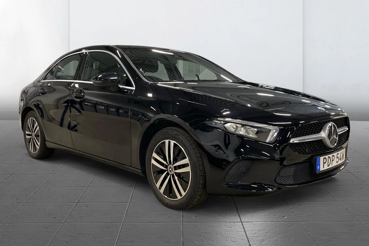 Mercedes-Benz A 250 e Sedan 218hk Aut Navi Kamera P-assist MOMS – bild 3 av 10