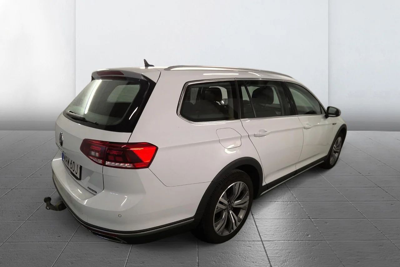 Volkswagen Passat Alltrack 2.0 TDI 200hk 4M Drag Värmare ACC Navi MOMS – bild 4 av 8