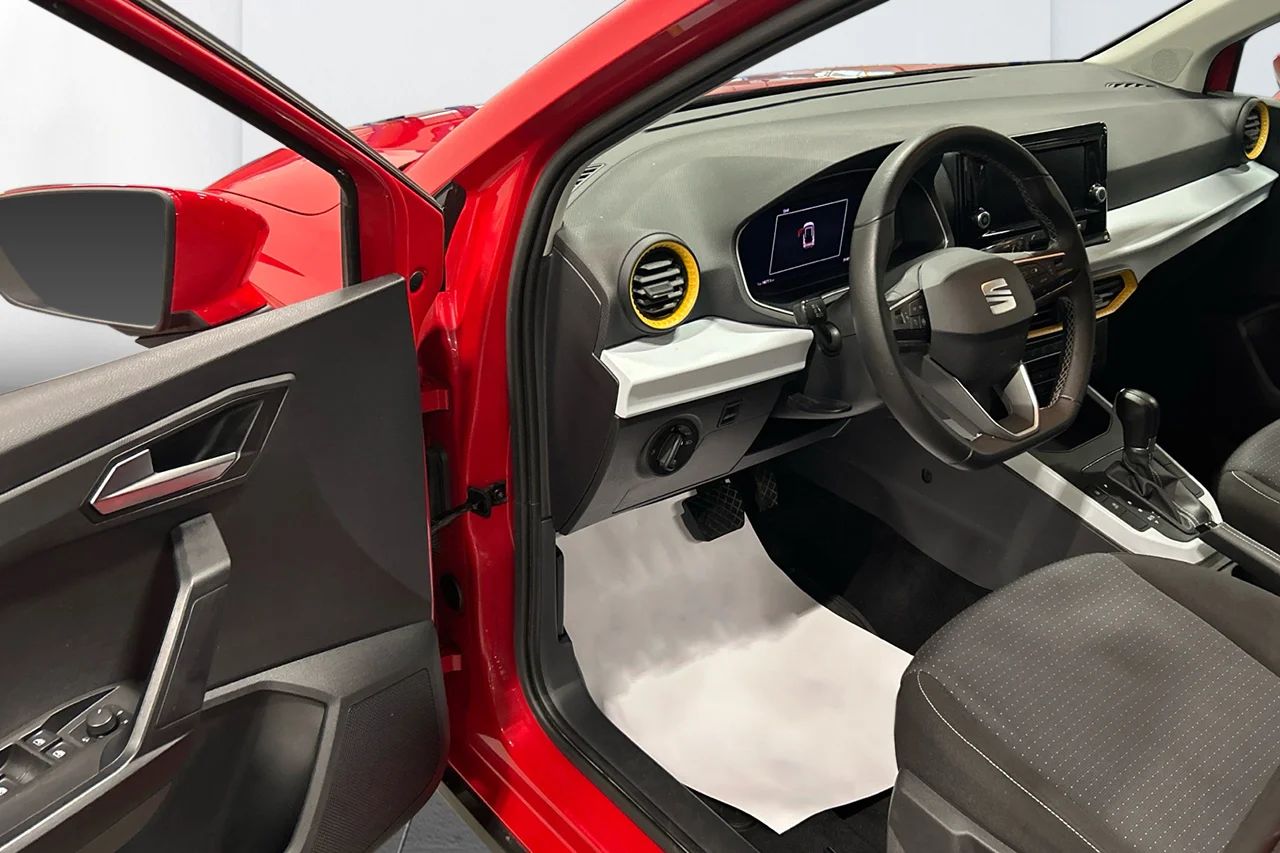SEAT Arona 1.0 TSI 110hk DSG Style Cockpit CarPlay Klimat MOMS – bild 6 av 9