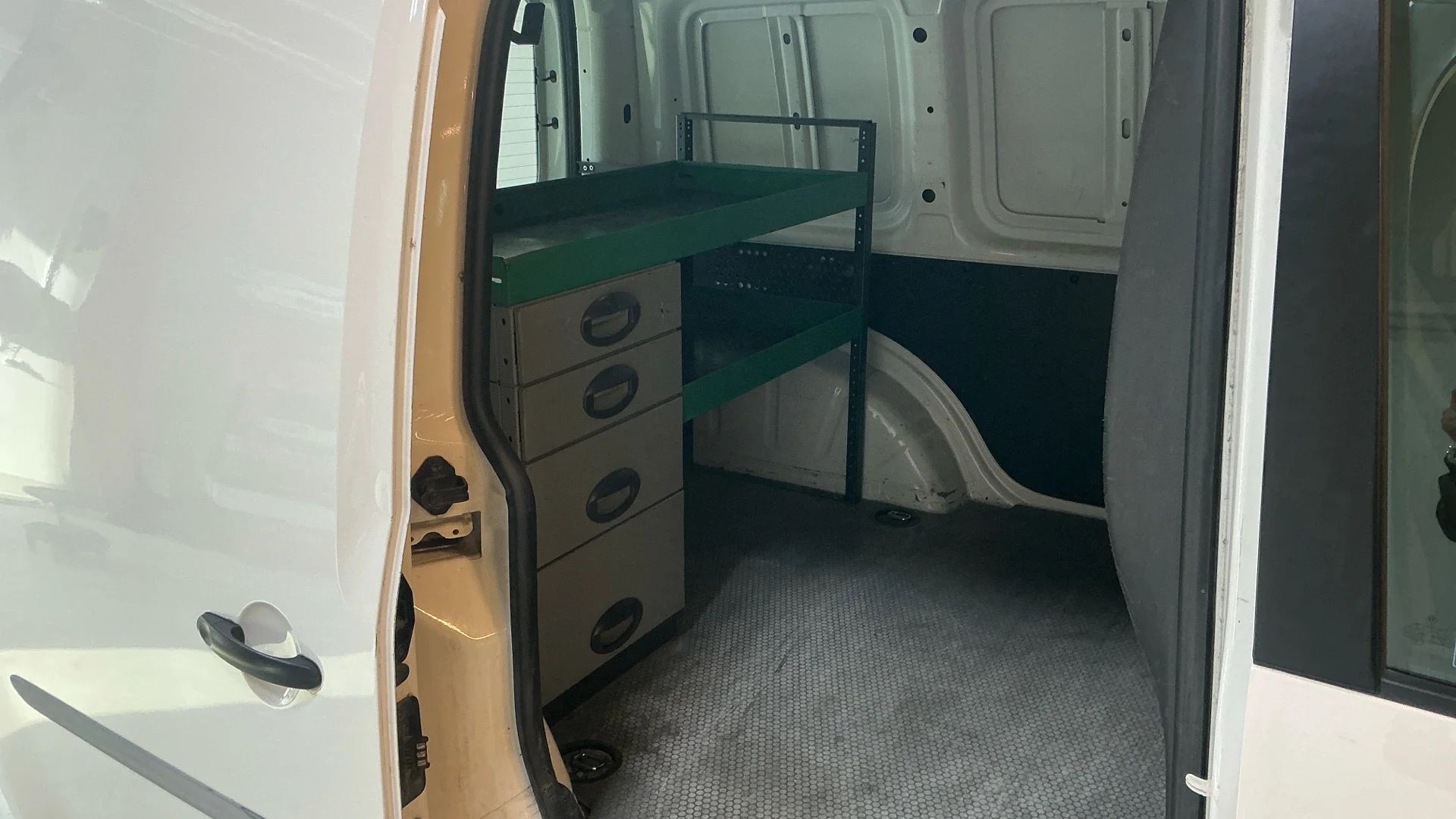 Volkswagen Caddy Skåp 2.0 TDI 102hk DSG Värmare Farthållare PDC MOMS – bild 6 av 9