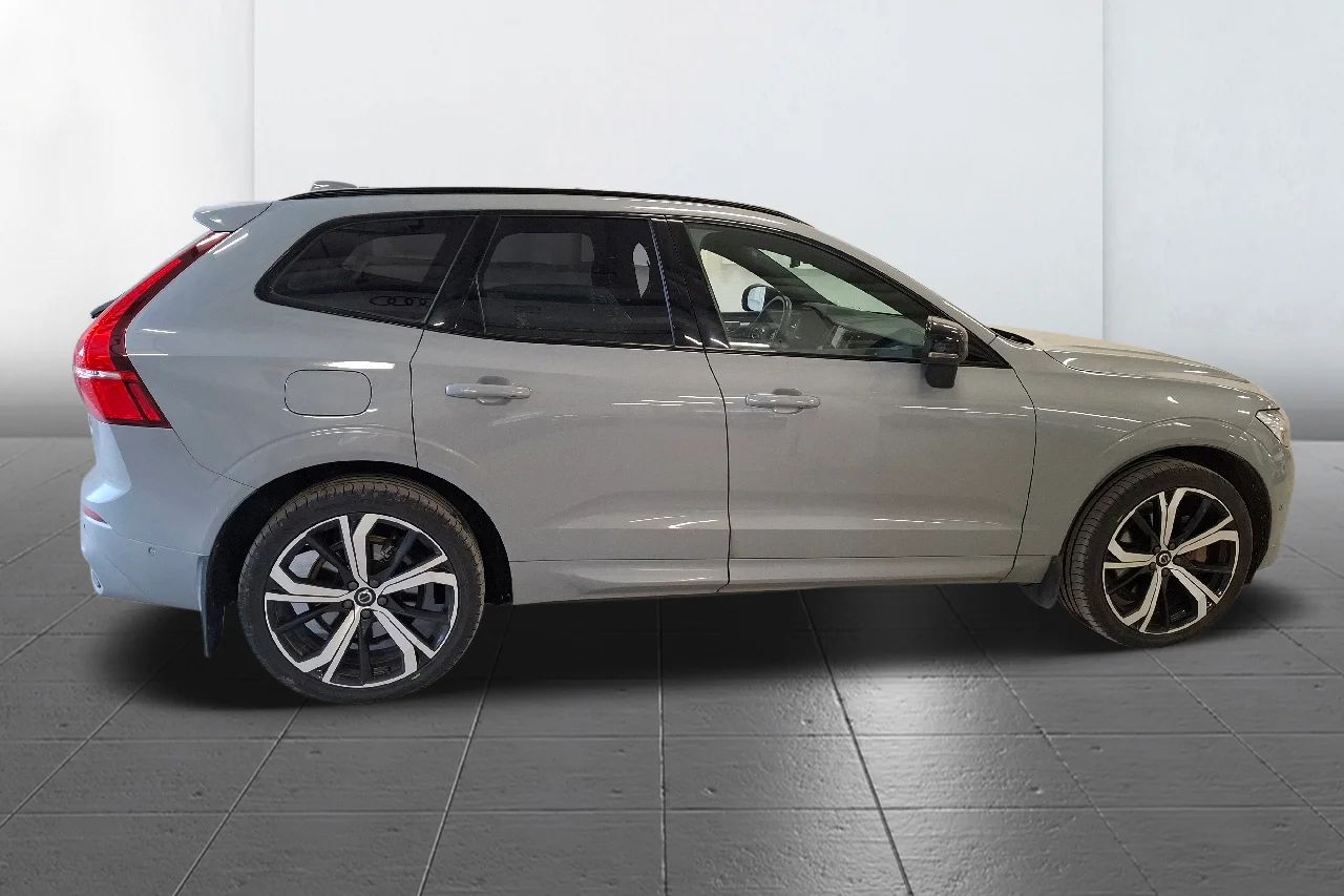 Volvo XC60 Recharge T6 AWD Plus Dark Edition 350hk Pilot BLIS Kamera MOMS – bild 4 av 11
