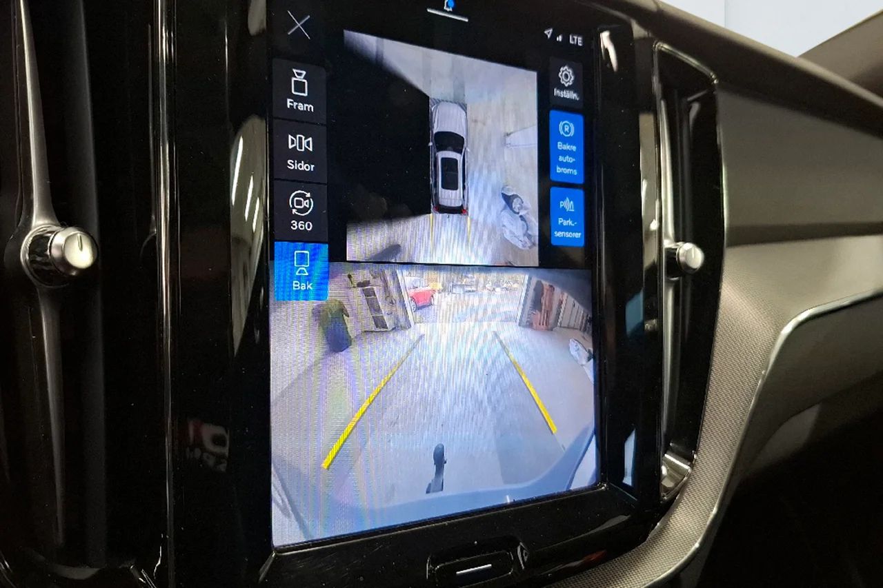 Volvo XC60 Recharge T6 AWD Plus Dark Edition 350hk Pilot BLIS Kamera MOMS – bild 11 av 11