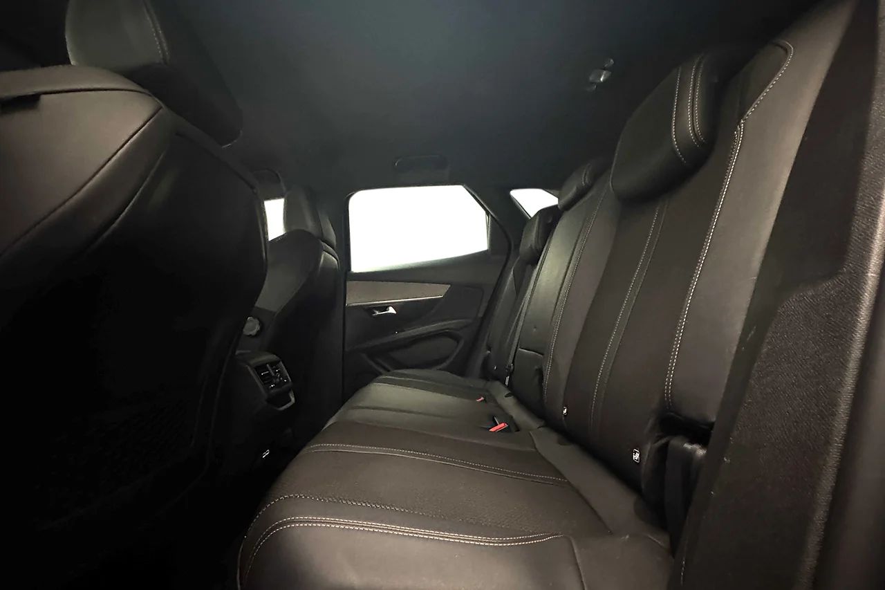 Peugeot 3008 1.2 PureTech GT Navi Kamera Delläder Cockpit MOMS 131hk – bild 13 av 30