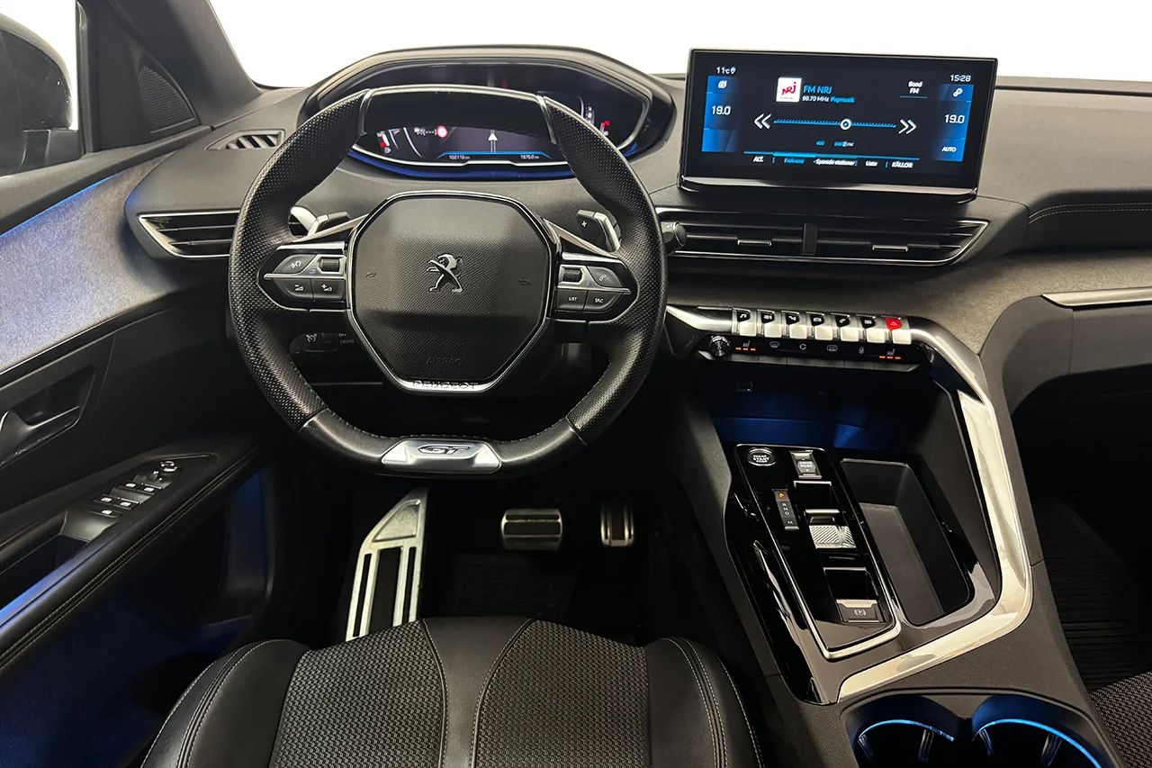Peugeot 3008 1.2 PureTech GT Navi Kamera Delläder Cockpit MOMS 131hk – bild 17 av 30