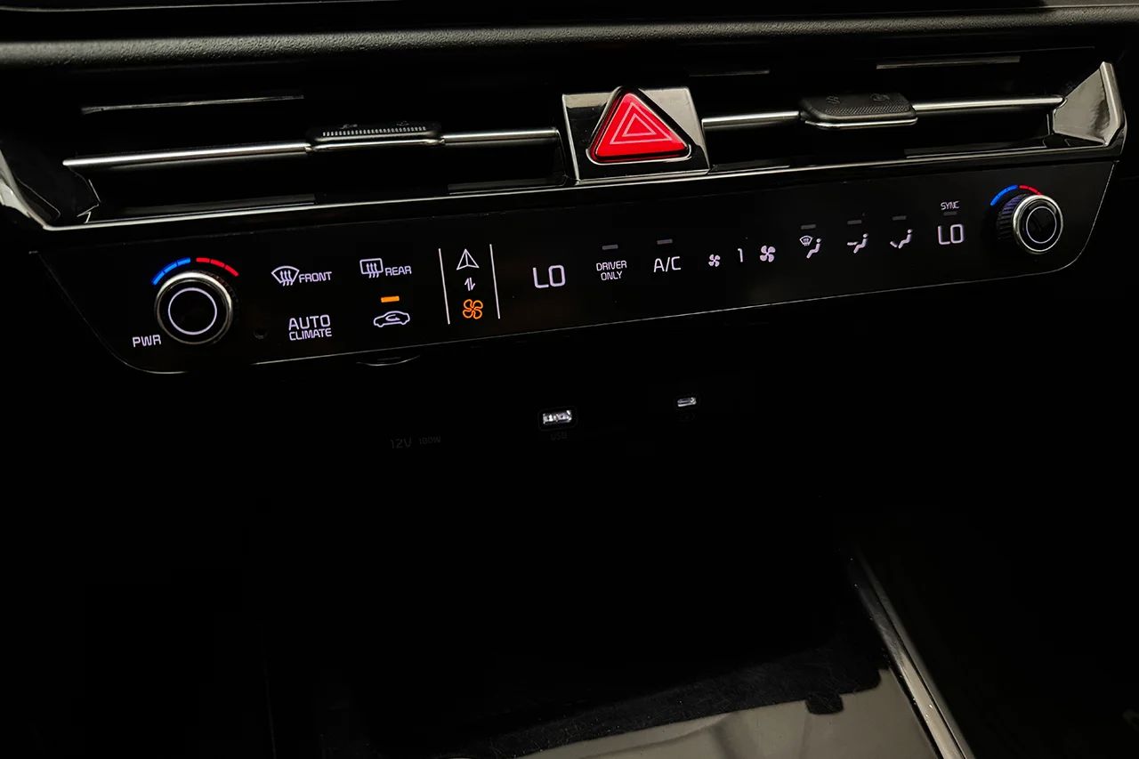 Kia Niro Plug-In Navi Kamera Cockpit Delläder 183hk – bild 27 av 33