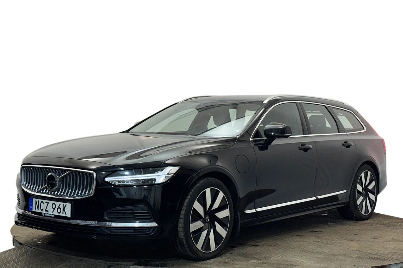 Volvo V90 2025