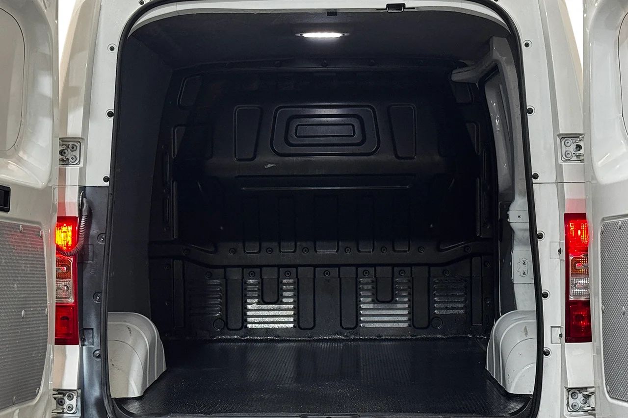 Maxus e-Deliver 3 52.5 kWh CCS CarPlay P-Sensorer Kamera MOMS – bild 13 av 26