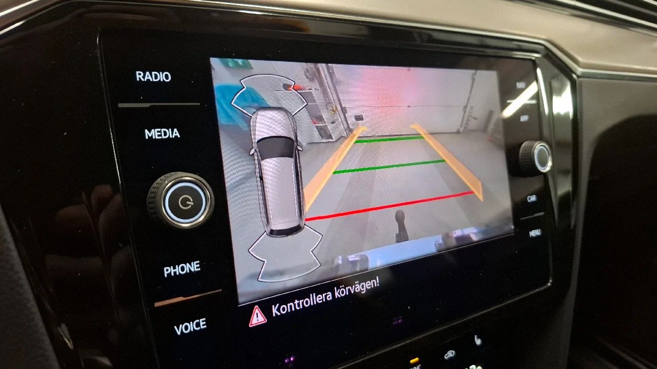 Volkswagen Passat Alltrack 2.0 TDI 200hk 4M Drag Värmare ACC Matrix MOMS – bild 10 av 14