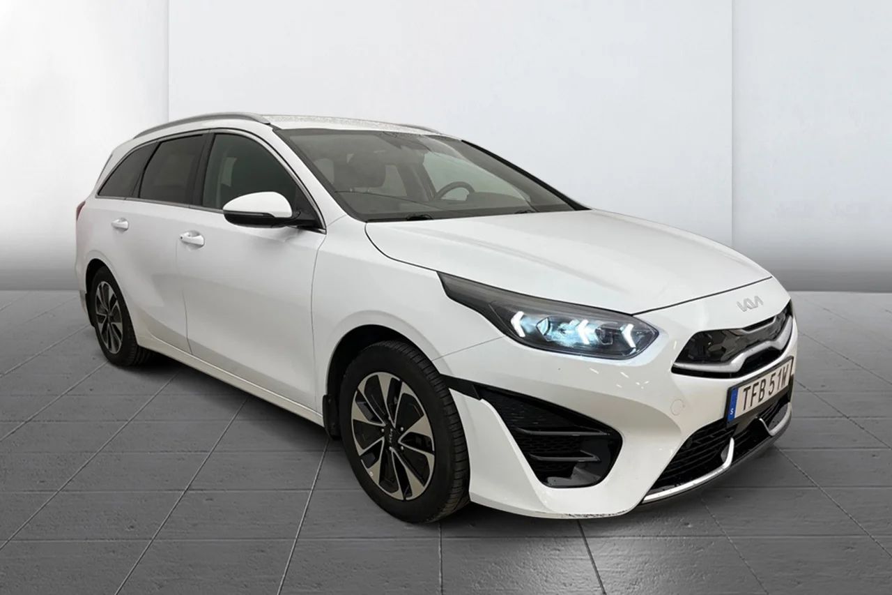 Kia Ceed SW Plug-in Hybrid Advance ACC Navi Kamera Rattvärme MOMS 141hk – bild 3 av 10