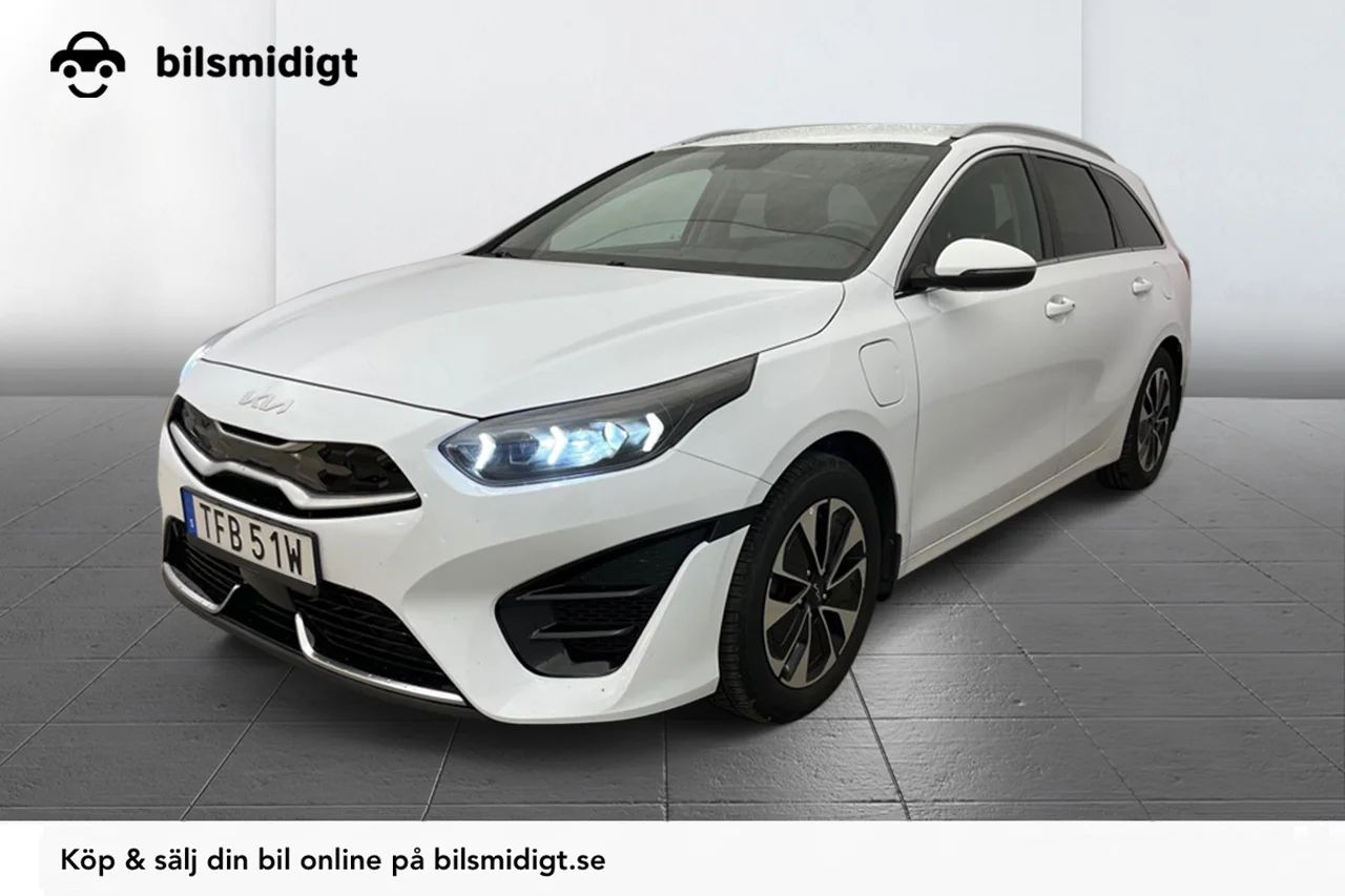Kia Ceed SW Plug-in Hybrid Advance ACC Navi Kamera Rattvärme MOMS 141hk – bild 1 av 10