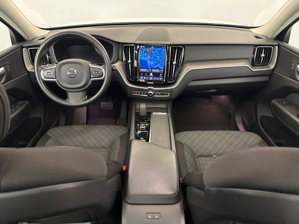 Volvo XC60 Recharge T6 AWD Core Edition 350hk BLIS Google MOMS – bild 10 av 14