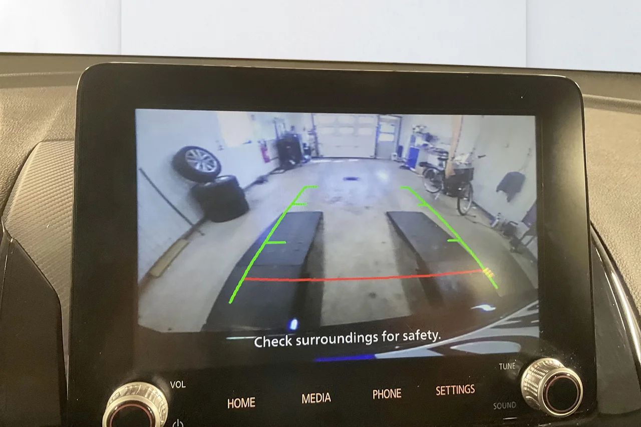 Mitsubishi Eclipse Cross PHEV 4WD Kamera CarPlay Filassist Keyless MOMS 188hk – bild 10 av 12