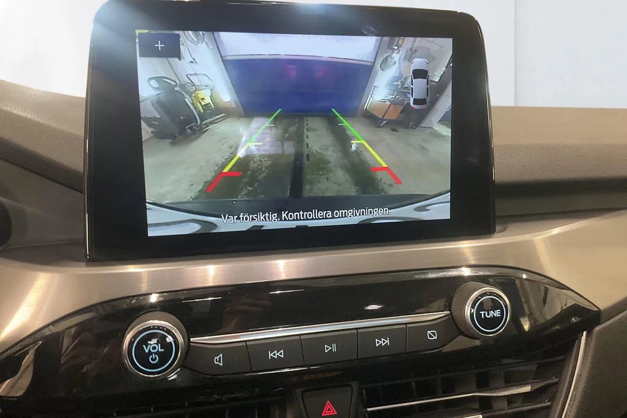 Ford Kuga Plug-In Titanium Navi Kamera Keyless Rattvärme 225hk – bild 12 av 15