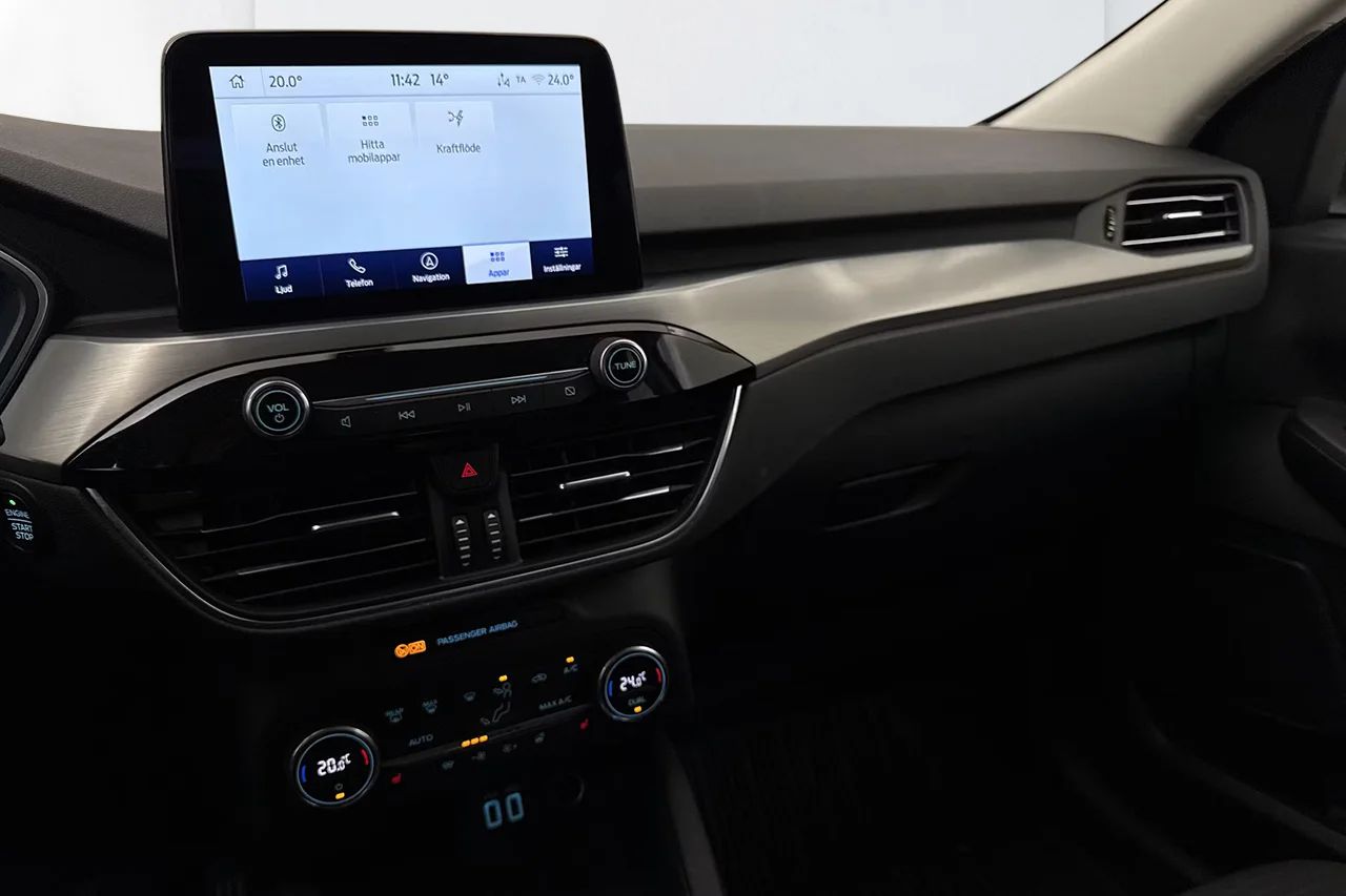 Ford Kuga Plug-In Titanium Navi Kamera Keyless Rattvärme 225hk – bild 11 av 15