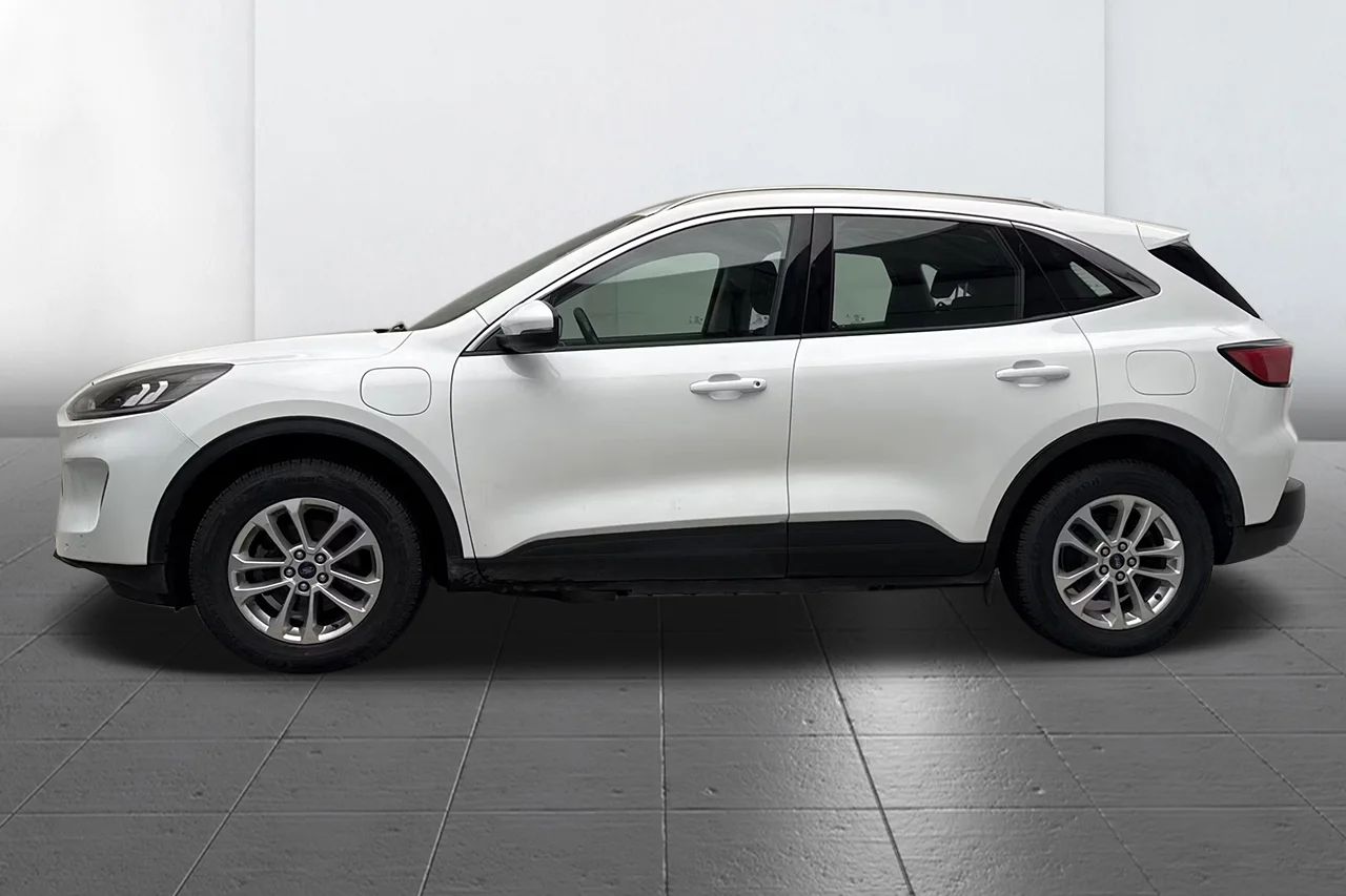 Ford Kuga Plug-In Titanium Navi Kamera Keyless Rattvärme 225hk – bild 6 av 15