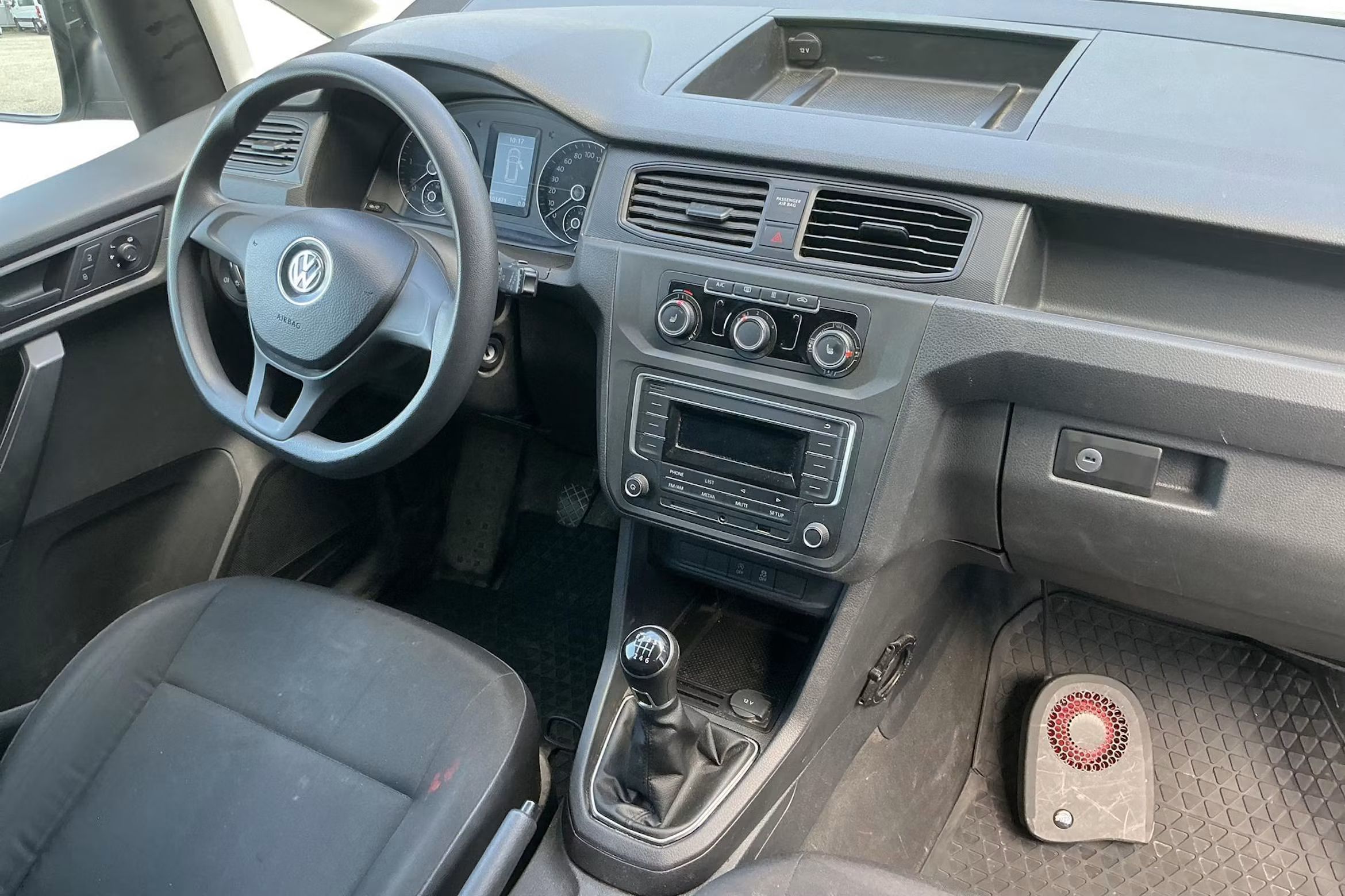Volkswagen Caddy Maxi 2.0 TDI 4M Drag Värmare MOMS 122hk – bild 9 av 14
