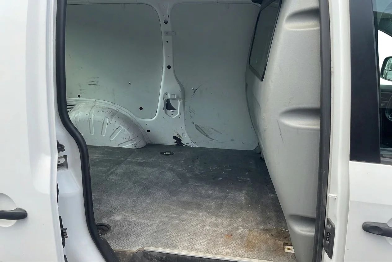 Volkswagen Caddy Maxi 2.0 TDI 4M Drag Värmare MOMS 122hk – bild 7 av 14
