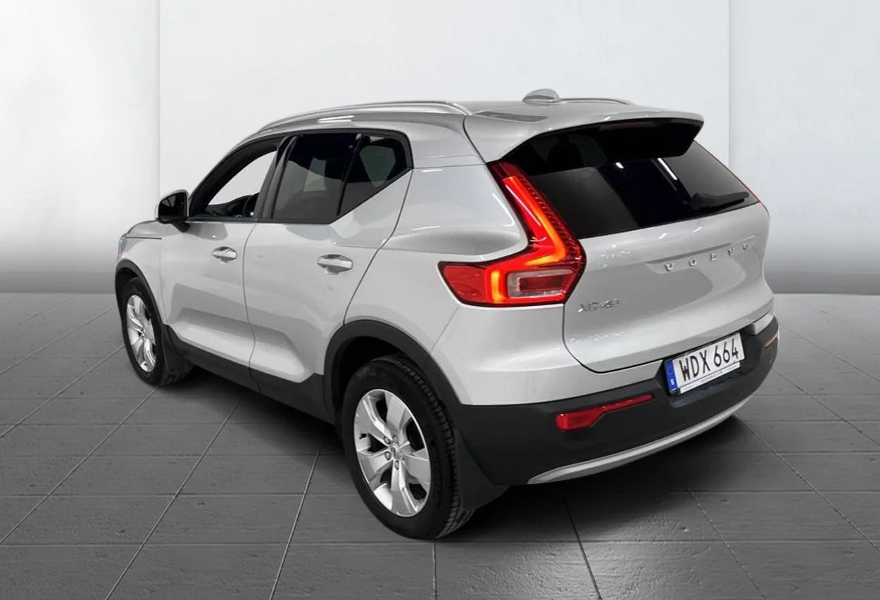 Volvo XC40 T4 Momentum Pro Skinn Stolminne Värmare 360° Navi P-Klima – bild 8 av 22