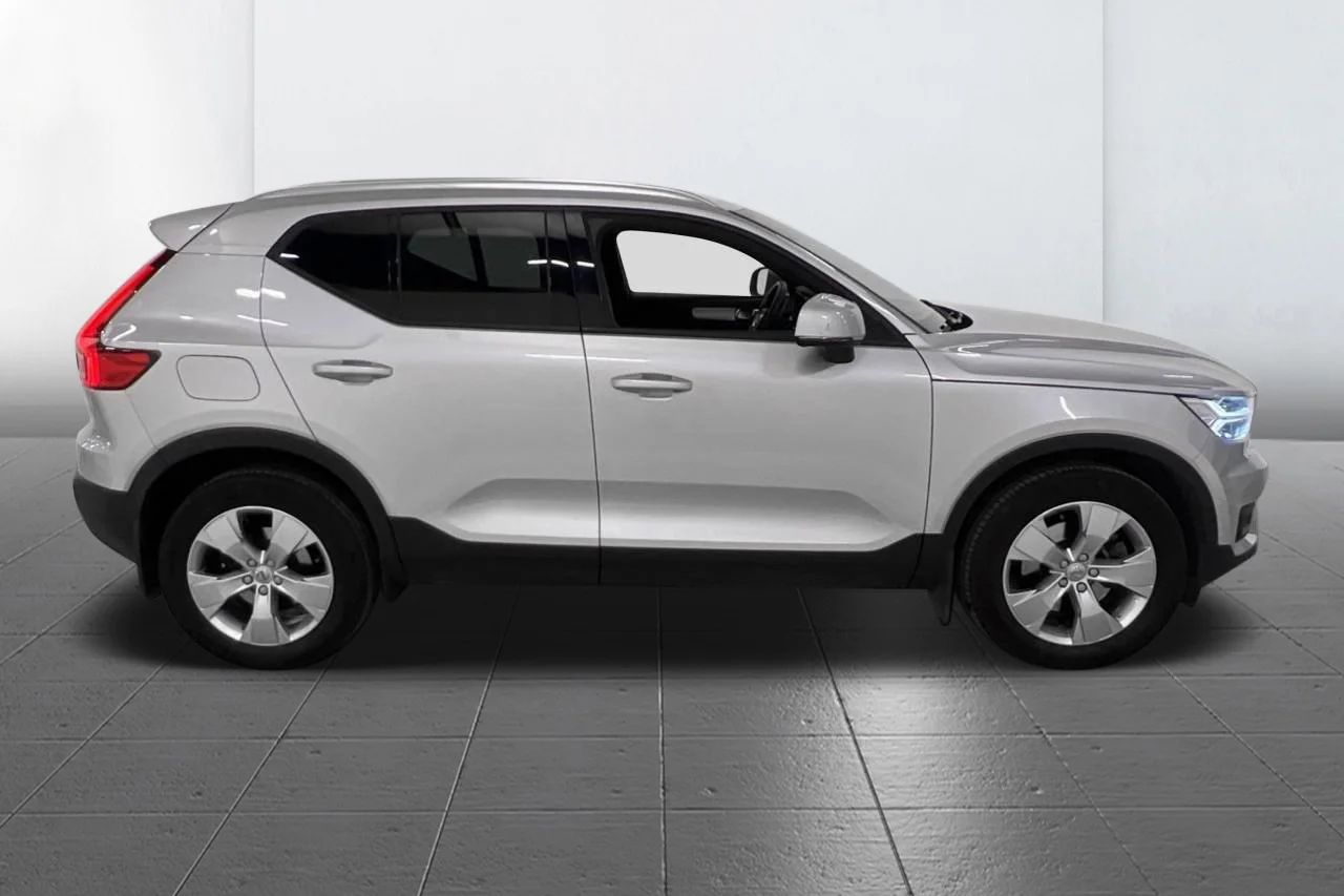 Volvo XC40 T4 Momentum Pro Skinn Stolminne Värmare 360° Navi P-Klima – bild 5 av 22
