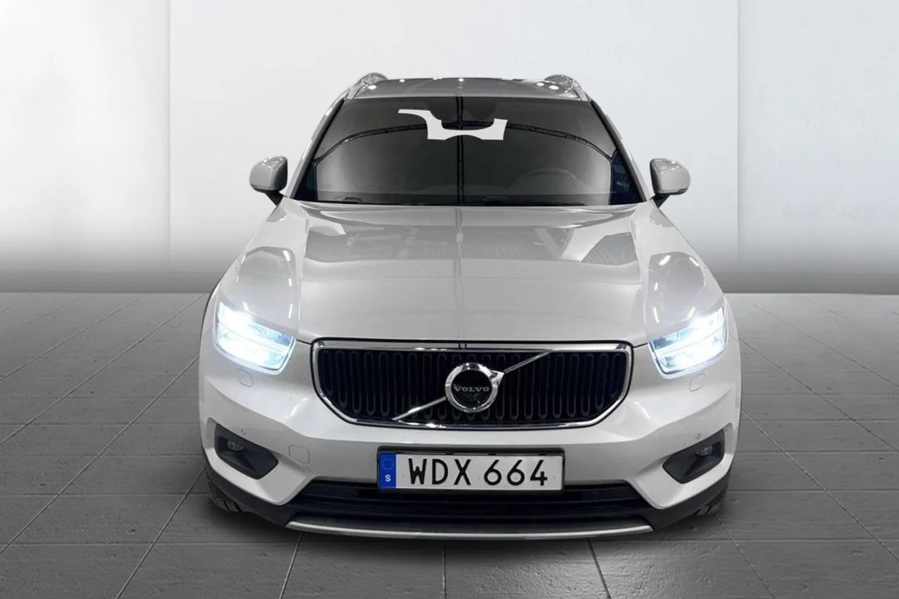 Volvo XC40 T4 Momentum Pro Skinn Stolminne Värmare 360° Navi P-Klima – bild 3 av 22