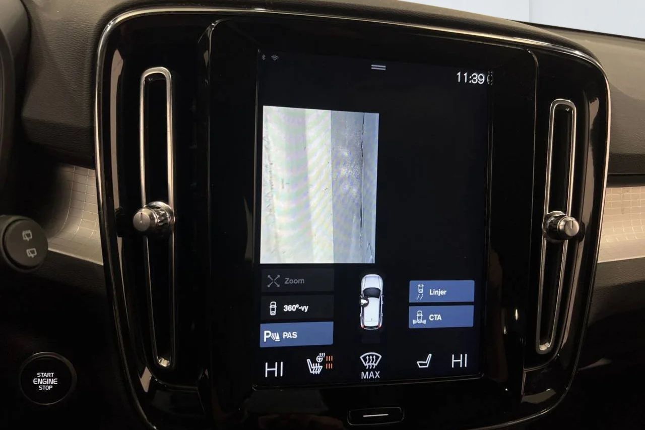 Volvo XC40 T4 Momentum Pro Skinn Stolminne Värmare 360° Navi P-Klima – bild 18 av 22