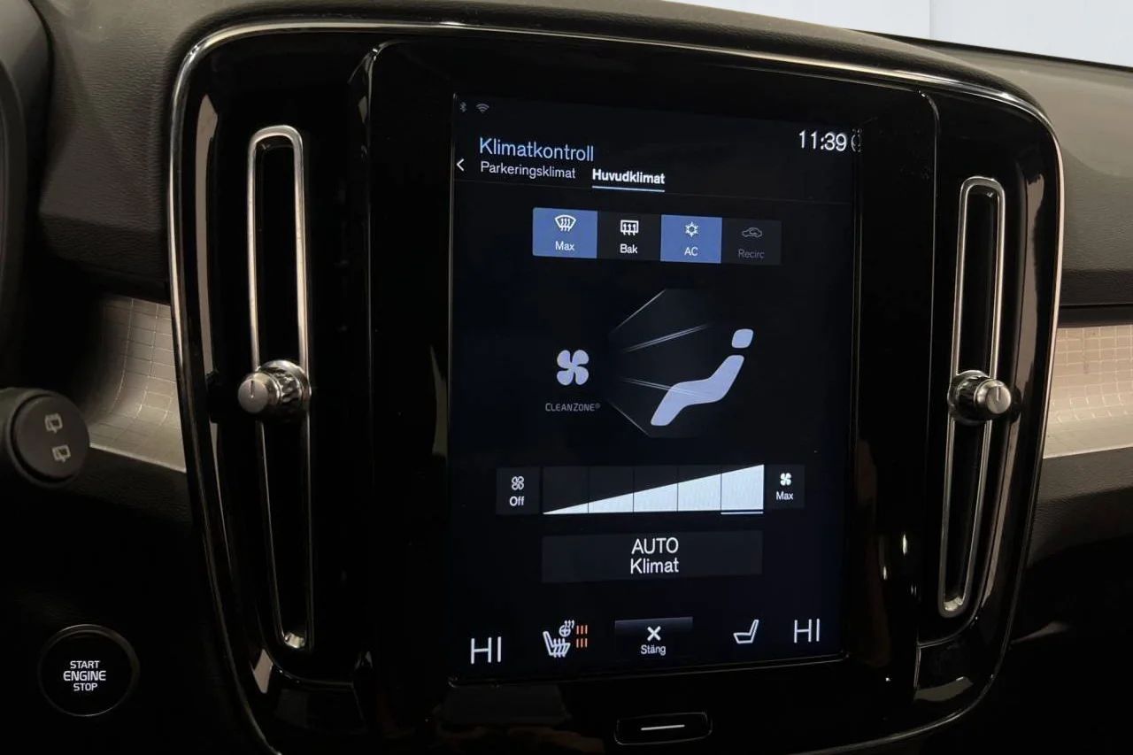 Volvo XC40 T4 Momentum Pro Skinn Stolminne Värmare 360° Navi P-Klima – bild 21 av 22