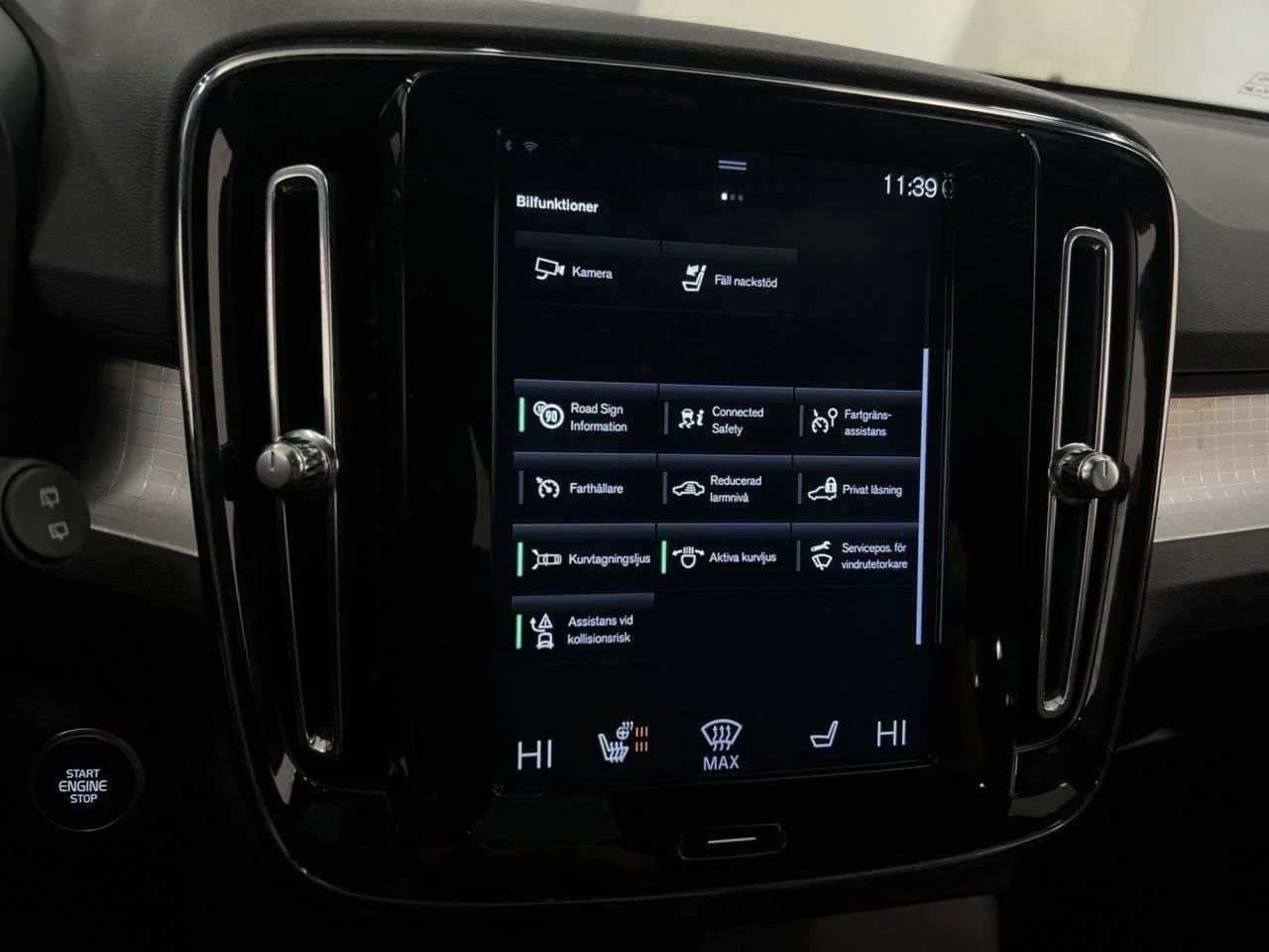 Volvo XC40 T4 Momentum Pro Skinn Stolminne Värmare 360° Navi P-Klima – bild 20 av 22