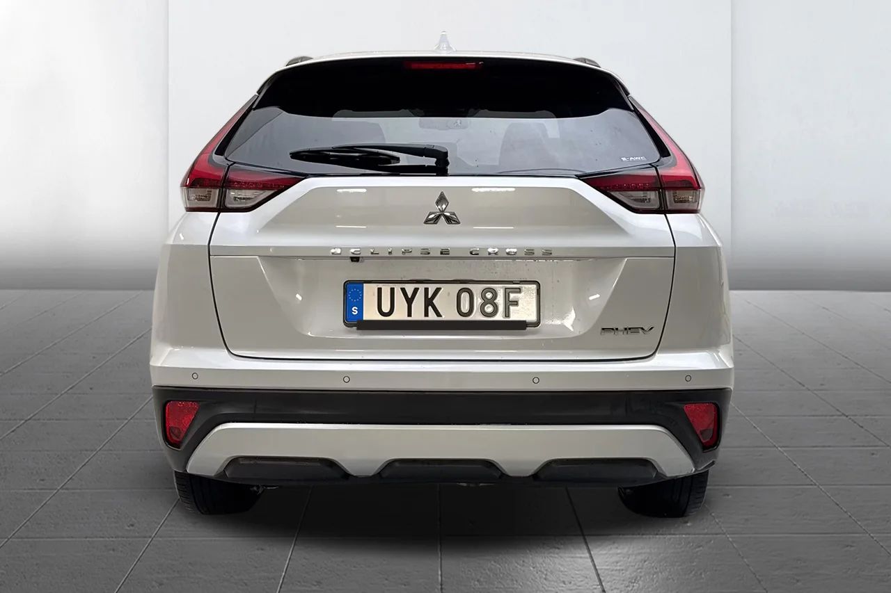 Mitsubishi Eclipse Cross PHEV 4WD Kamera P-Sens CarPlay Filassist MOMS 188hk – bild 5 av 11
