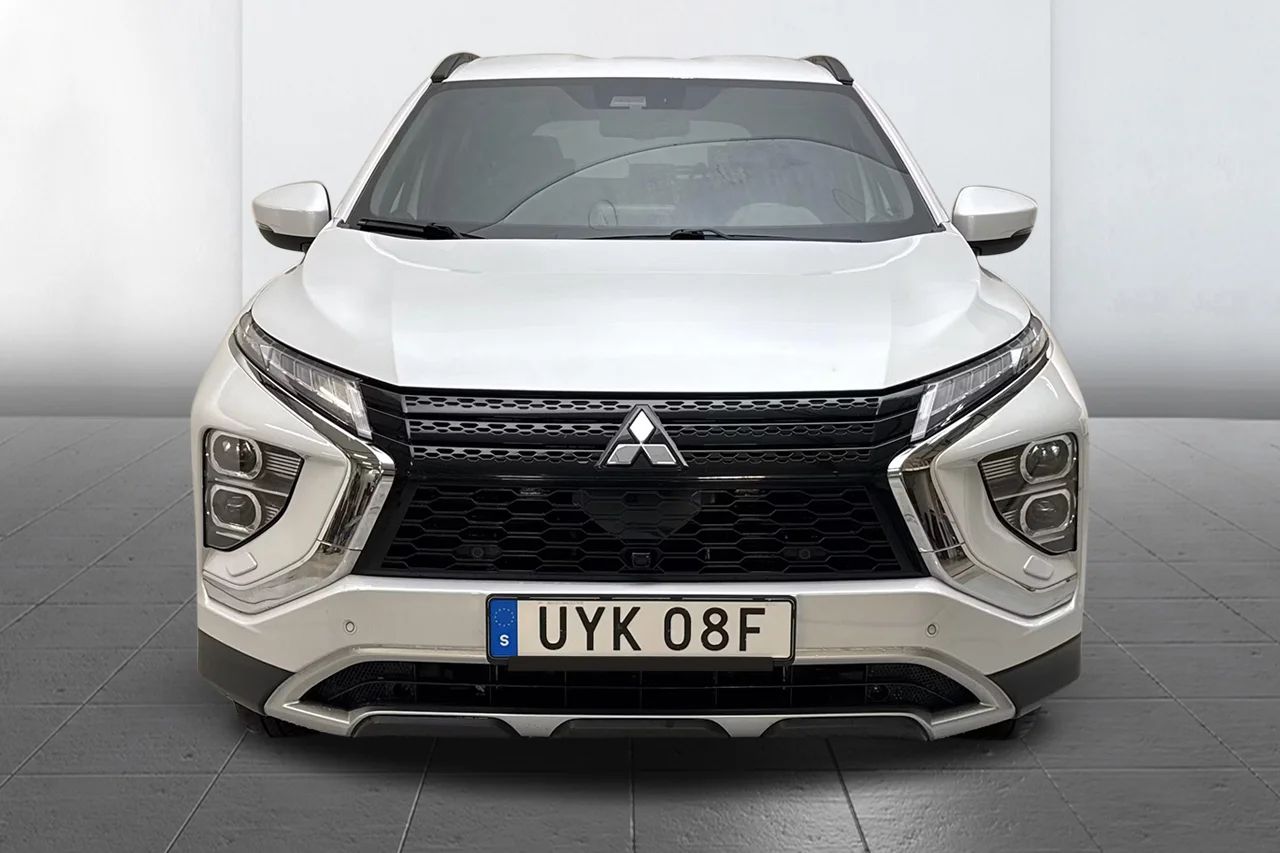 Mitsubishi Eclipse Cross PHEV 4WD Kamera P-Sens CarPlay Filassist MOMS 188hk – bild 3 av 11