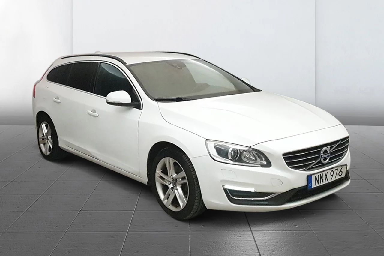 Volvo V60 T3 Momentum Drag Värmare Rattvärme VOC MOMS 152hk – bild 3 av 9