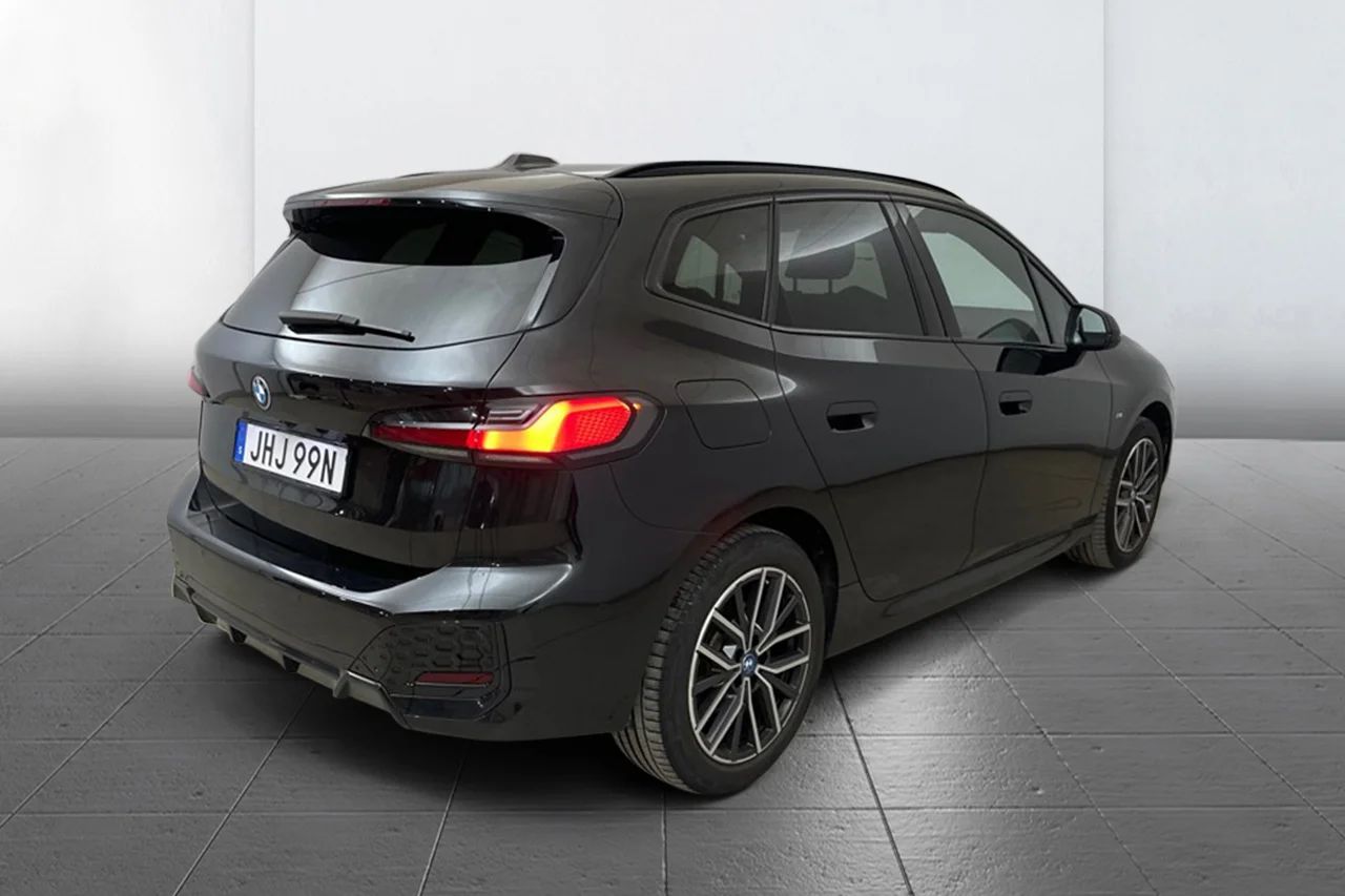 BMW 225e xDrive Active Tour M Sport Premium Navi Kamera DrivAssist+ 245hk – bild 4 av 10