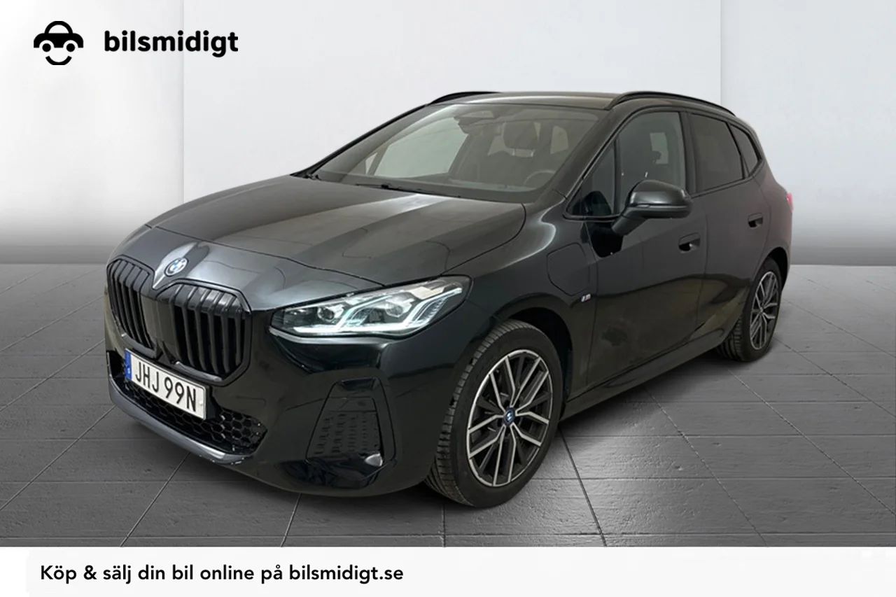 BMW 225e xDrive Active Tour M Sport Premium Navi Kamera DrivAssist+ 245hk – bild 1 av 10