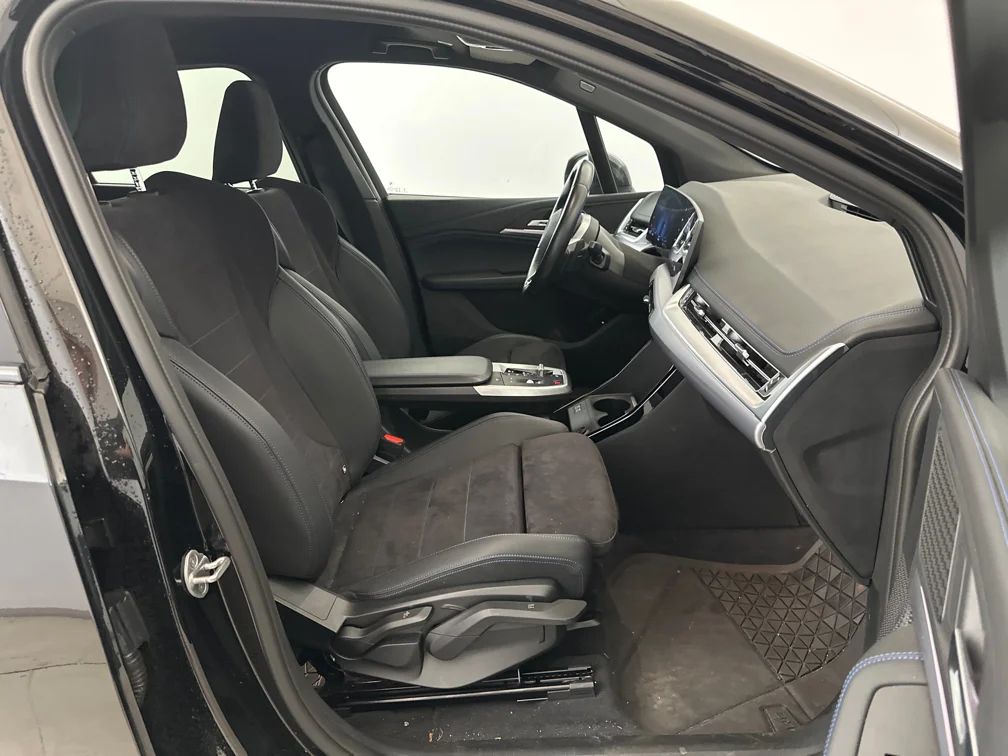 BMW 225e xDrive Active Tour M Sport Premium Navi Kamera DrivAssist+ 245hk – bild 6 av 10