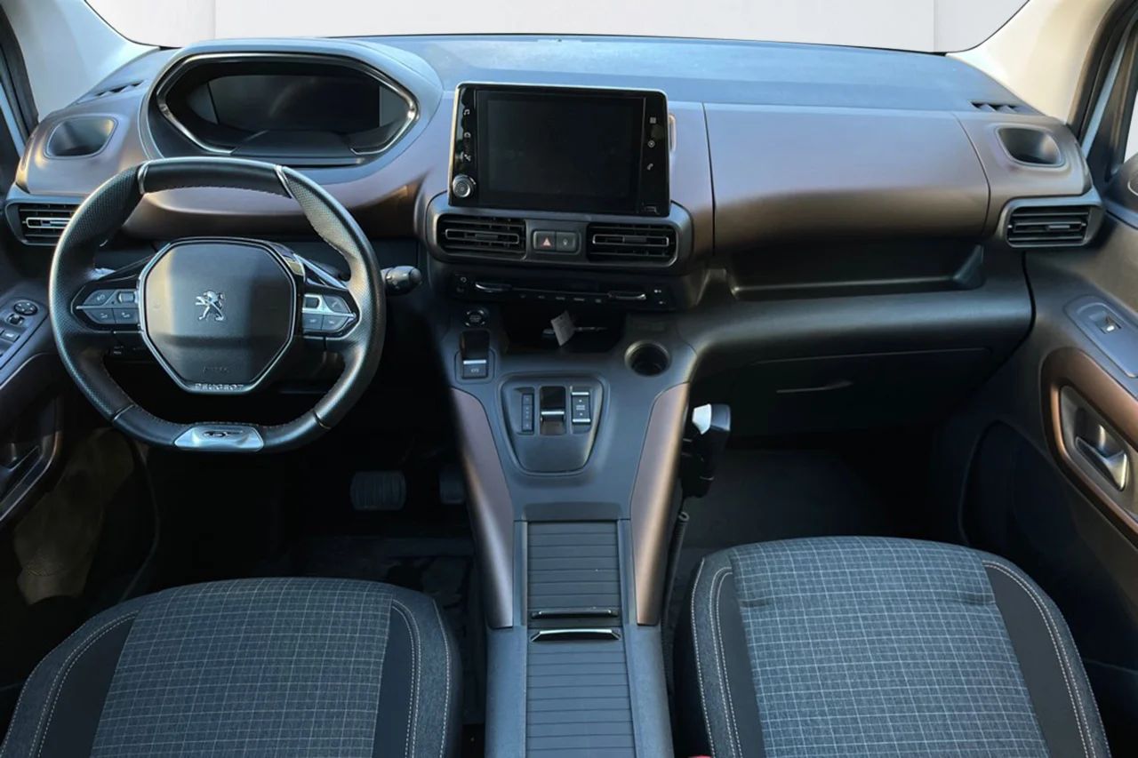 Peugeot e-Rifter GT Line 7-sits 50 kWh Cockpit Navi Kamera MOMS 136hk – bild 9 av 10
