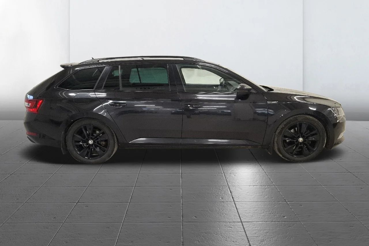 Škoda Superb 2.0 TDI 4x4 Business Sportline Drag Värmare Kamera CANTON – bild 4 av 12