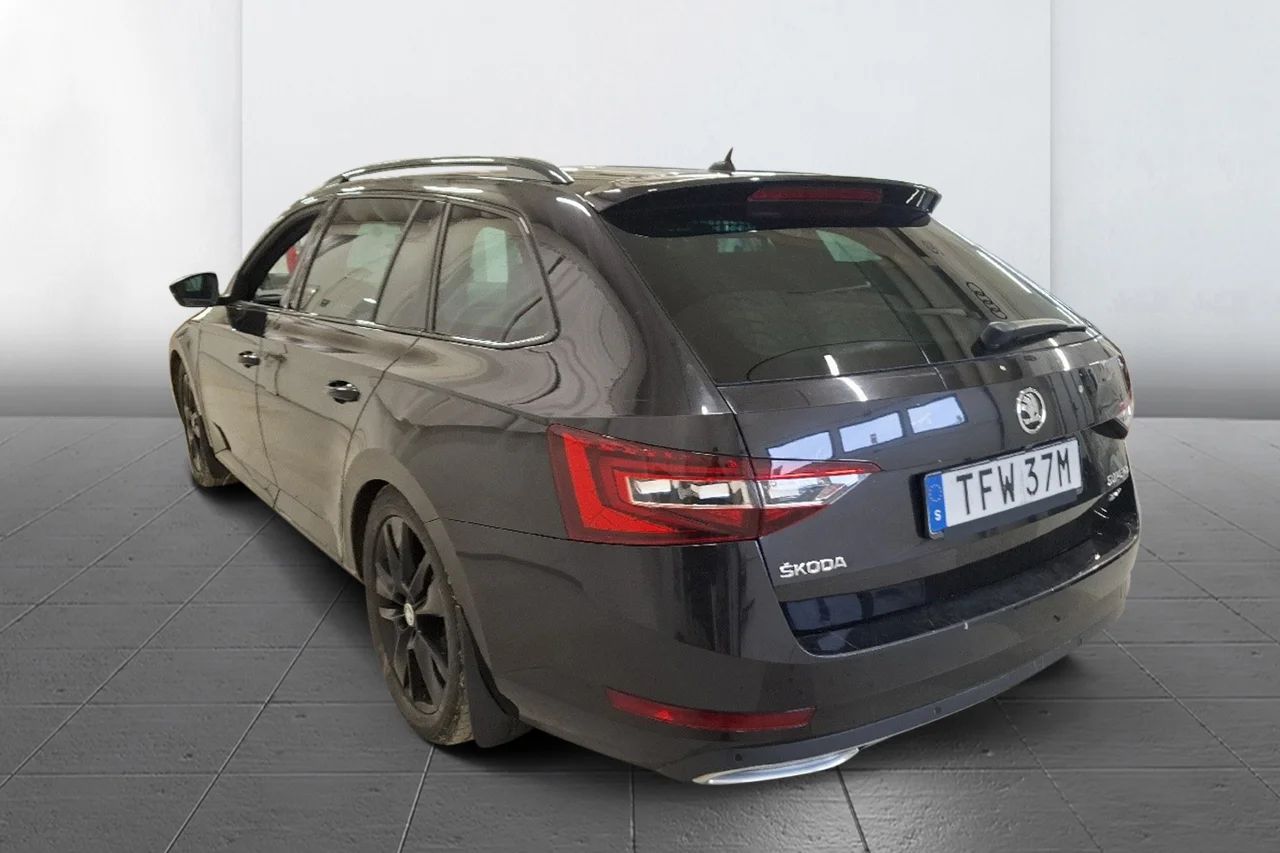 Škoda Superb 2.0 TDI 4x4 Business Sportline Drag Värmare Kamera CANTON – bild 6 av 12