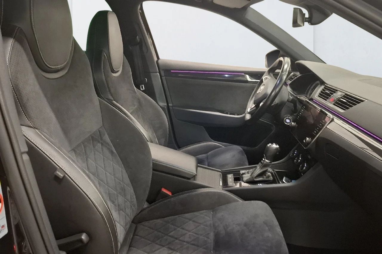 Škoda Superb 2.0 TDI 4x4 Business Sportline Drag Värmare Kamera CANTON – bild 7 av 12