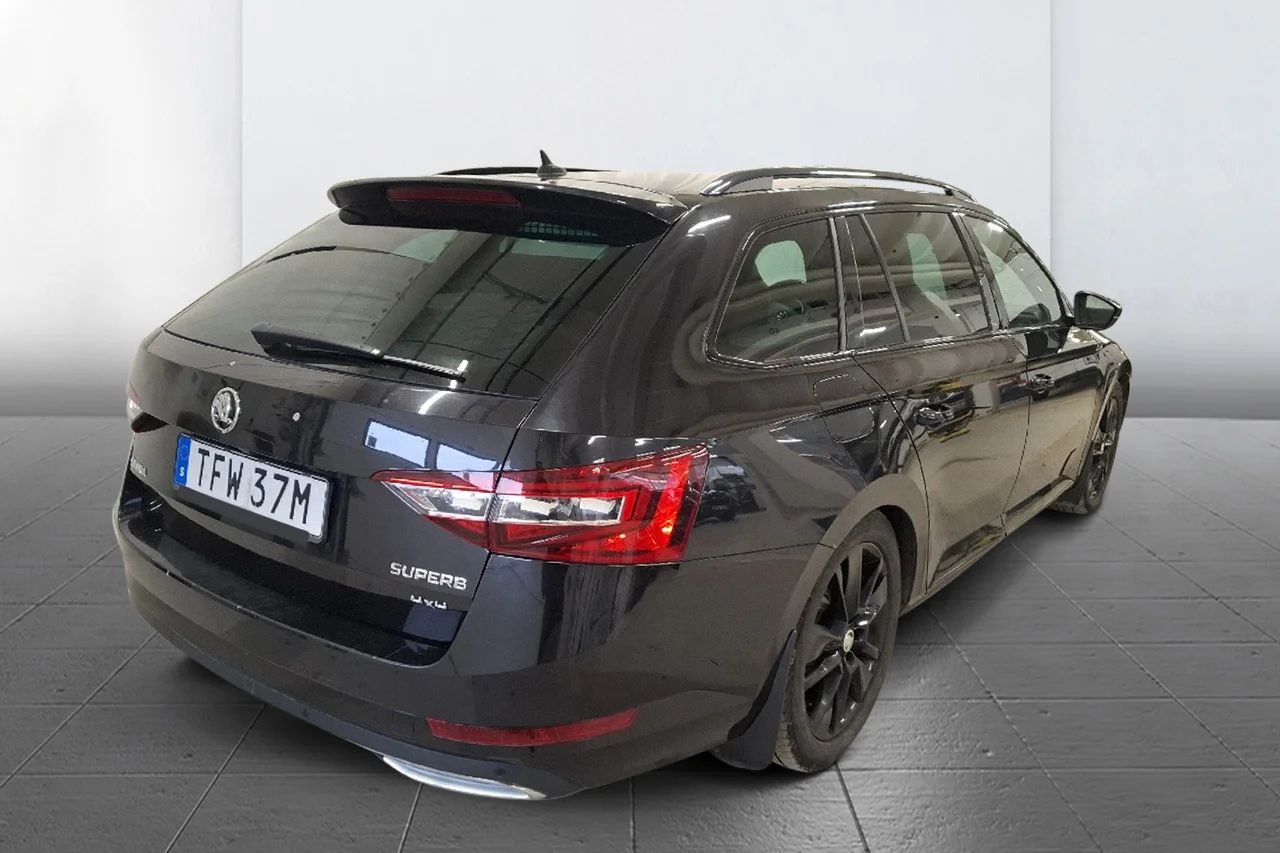 Škoda Superb 2.0 TDI 4x4 Business Sportline Drag Värmare Kamera CANTON – bild 5 av 12